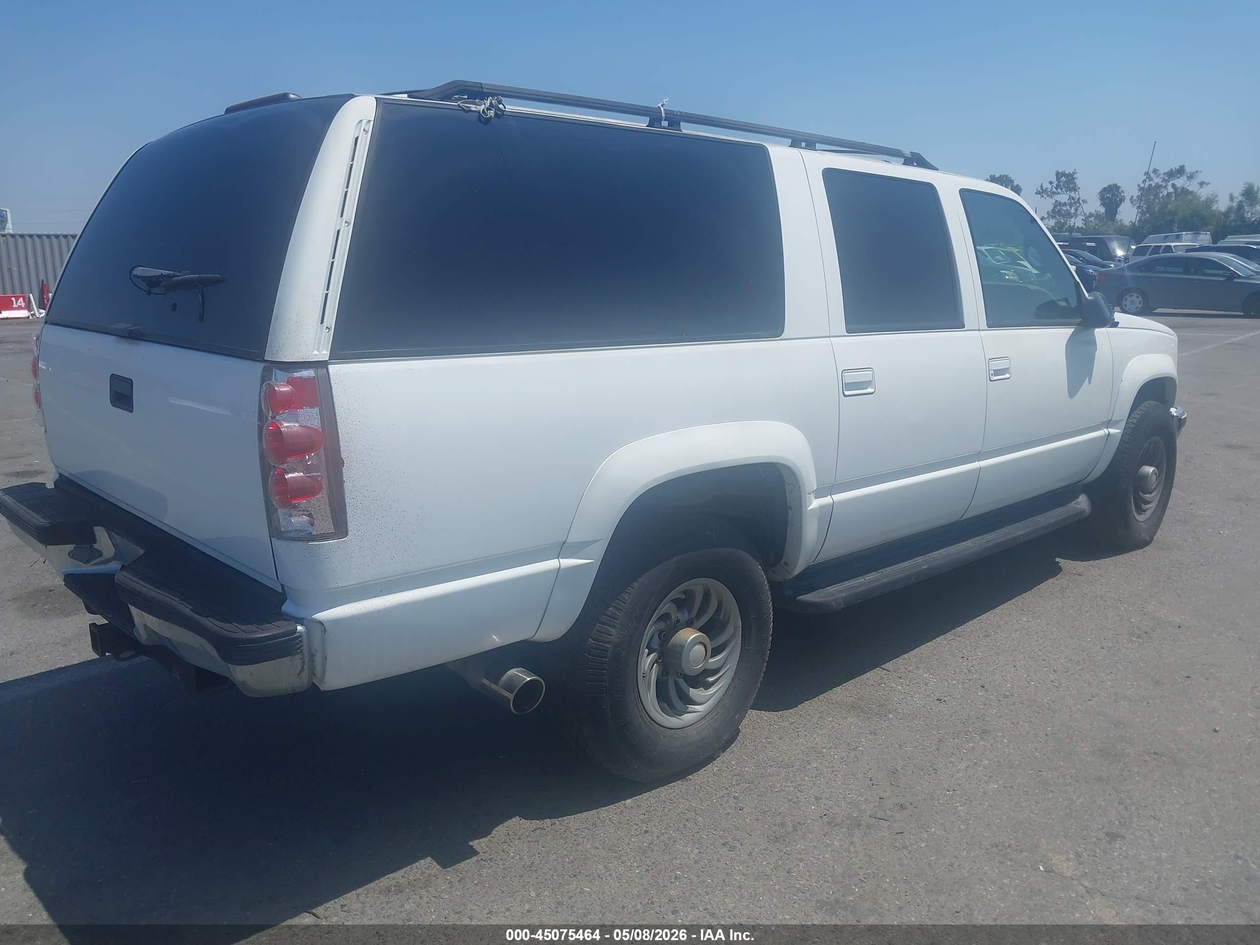 1999 Chevrolet Suburban 2500   Белый vin: 3GNGK26J6XG150440