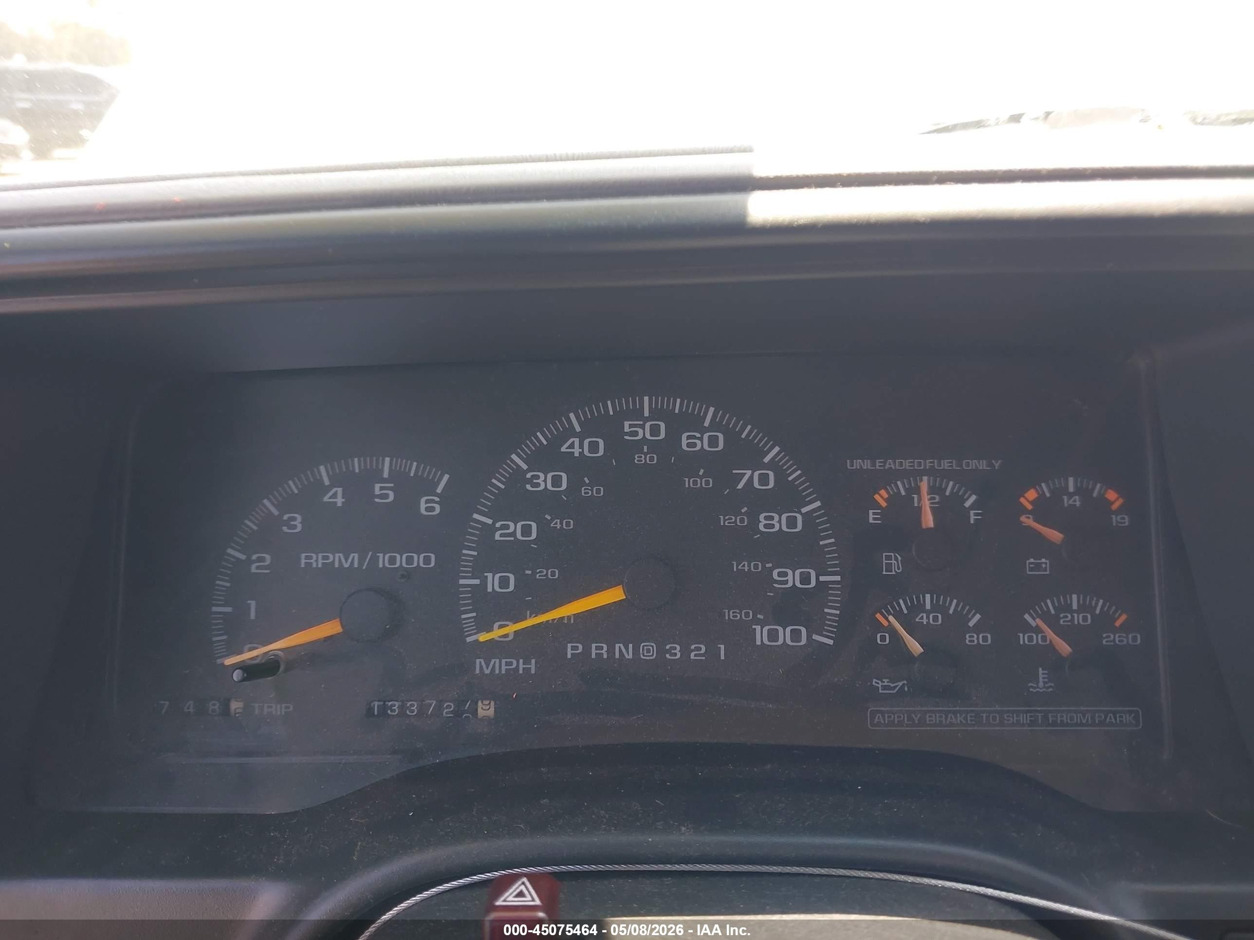 1999 Chevrolet Suburban 2500   Белый vin: 3GNGK26J6XG150440