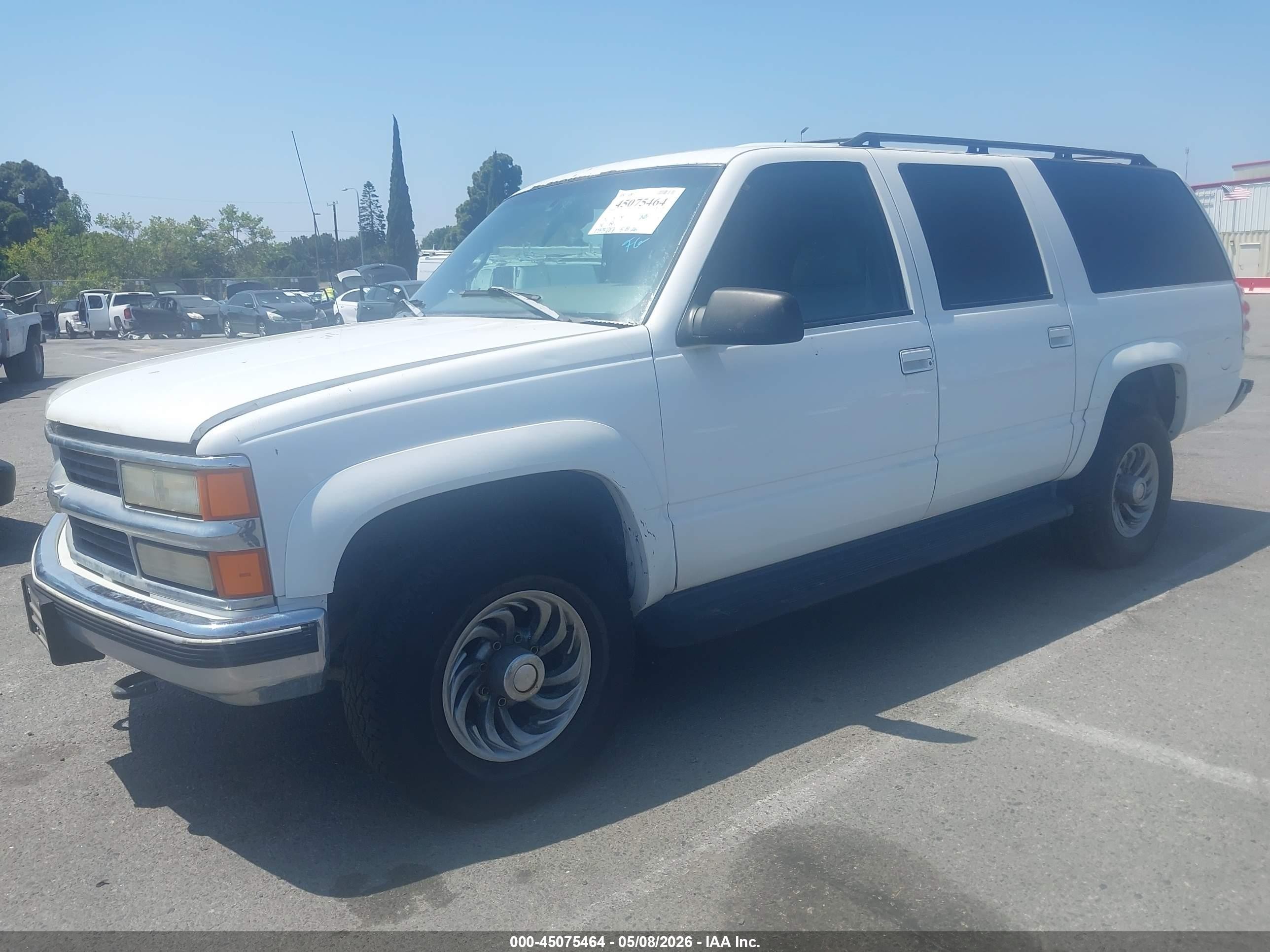 1999 Chevrolet Suburban 2500   Белый vin: 3GNGK26J6XG150440