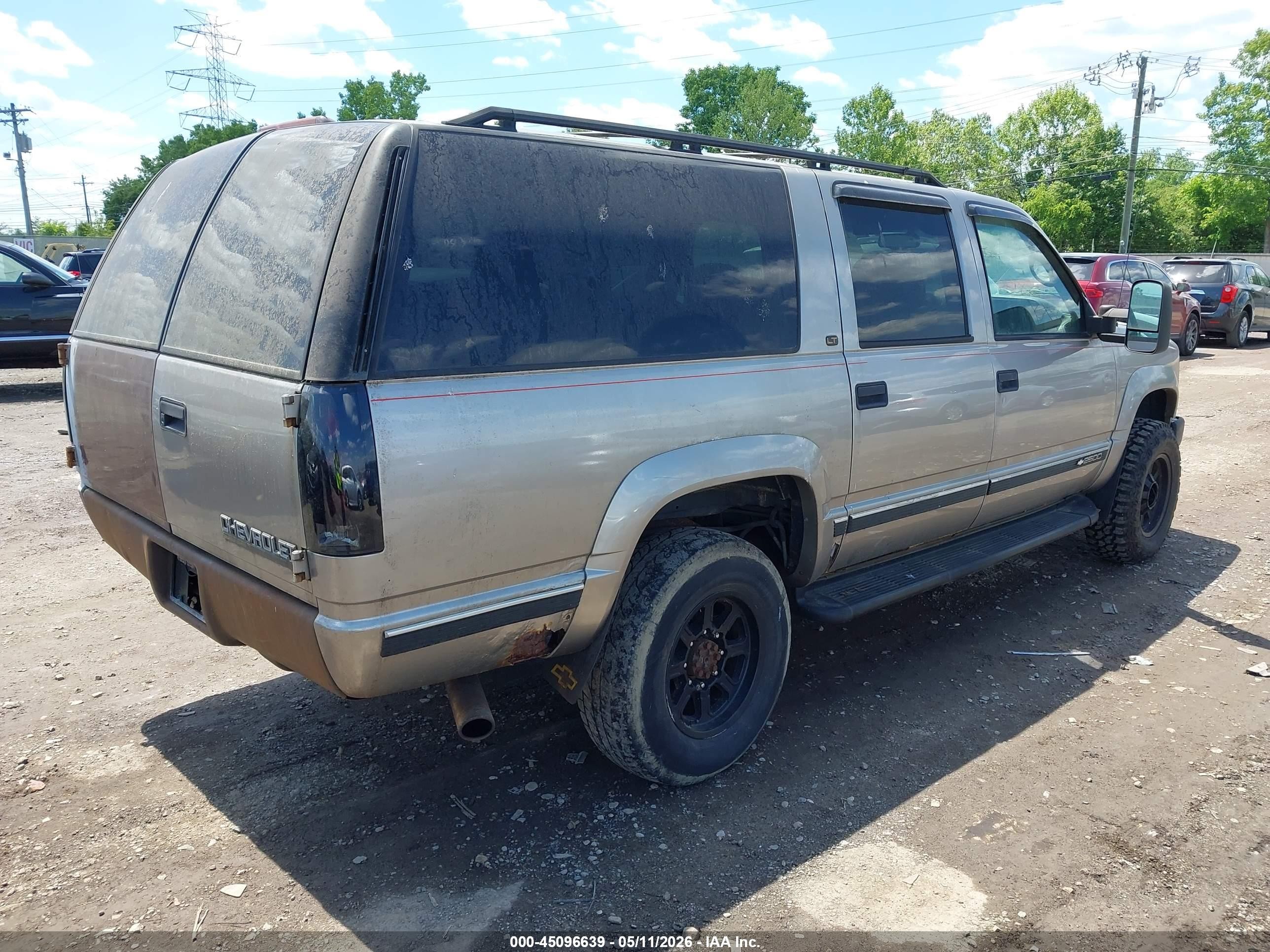 1999 Chevrolet Suburban 2500 Gray vin: 3GNGK26J7XG202674