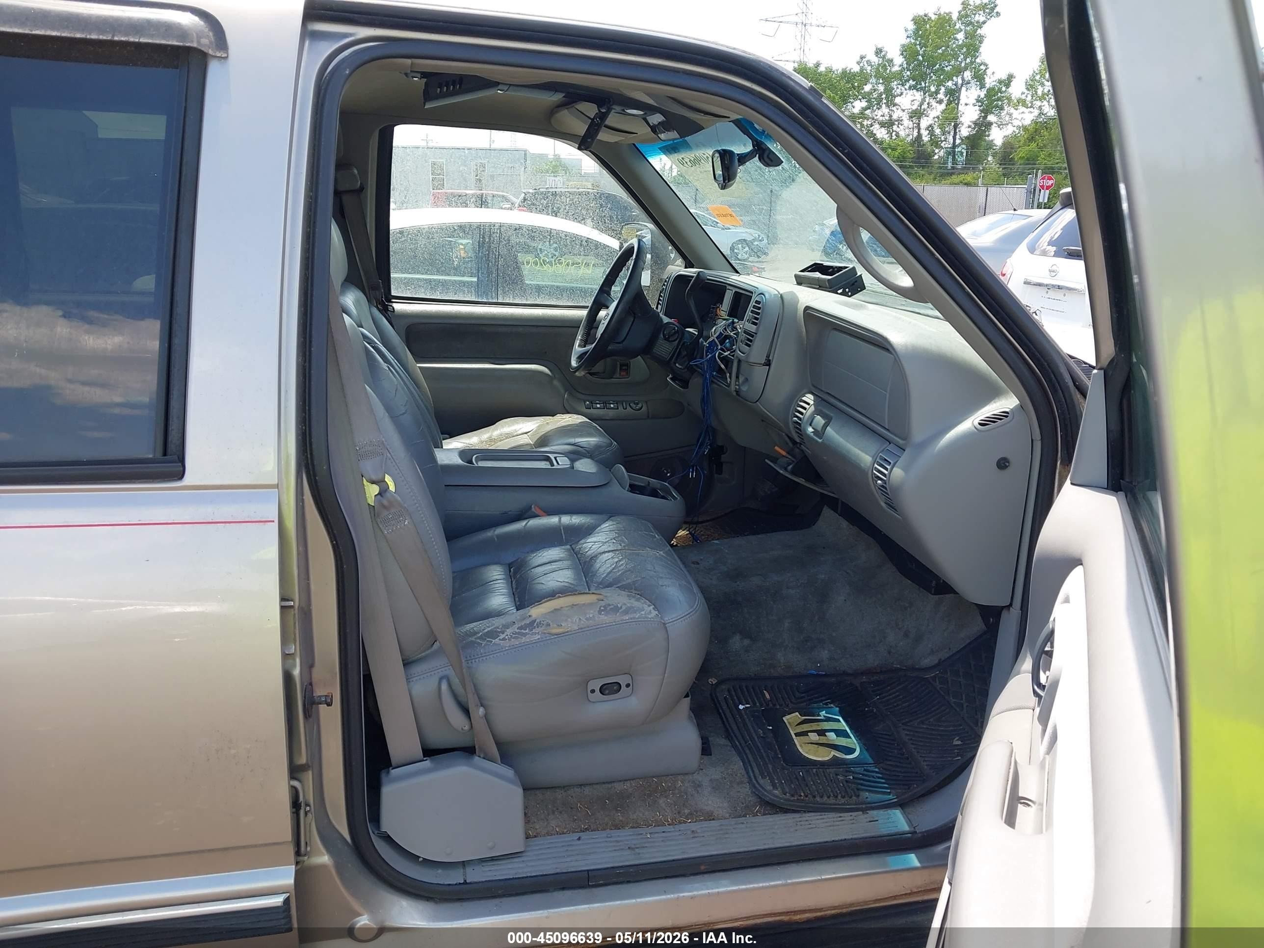 1999 Chevrolet Suburban 2500 Gray vin: 3GNGK26J7XG202674