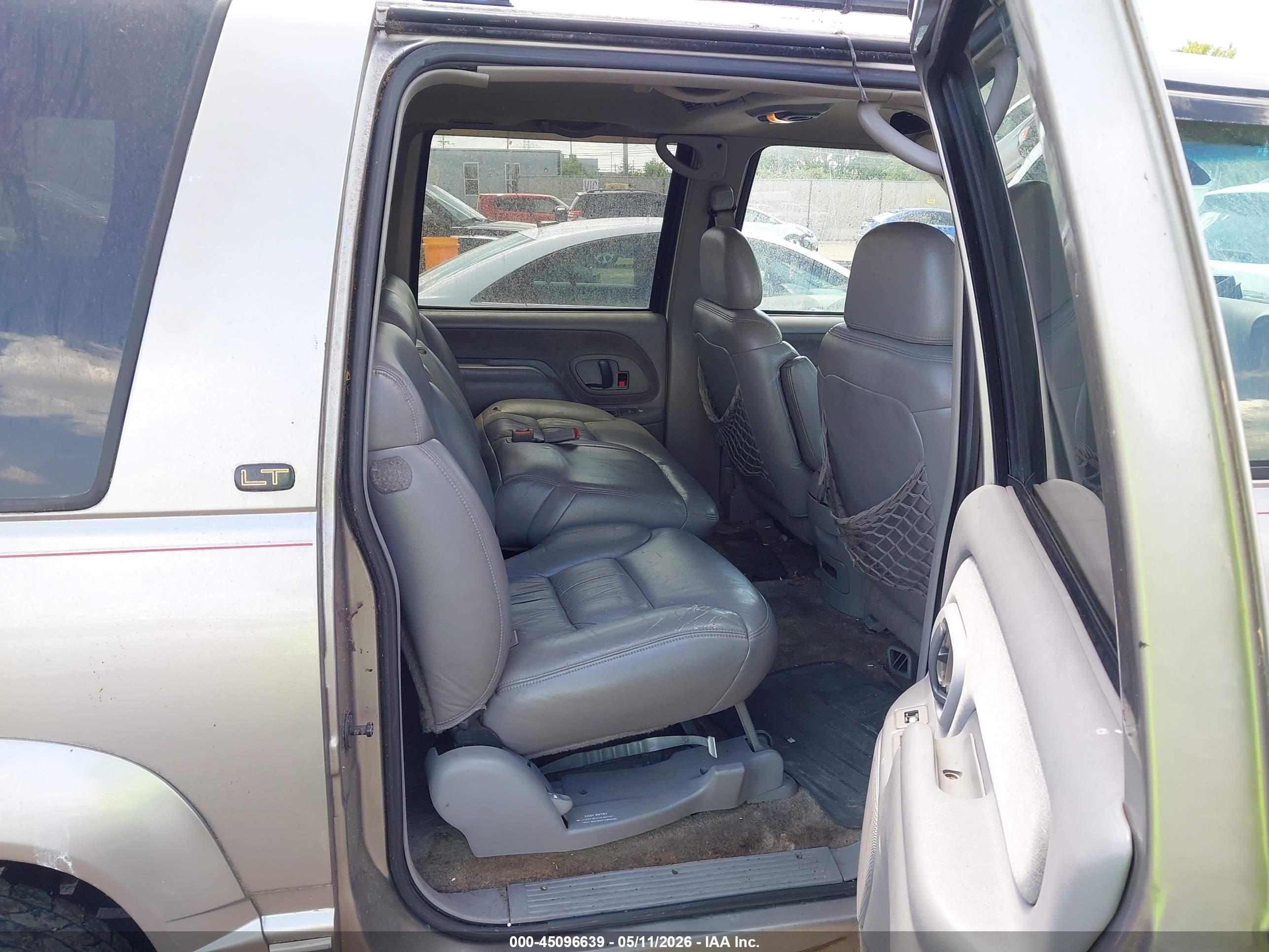 1999 Chevrolet Suburban 2500 Gray vin: 3GNGK26J7XG202674