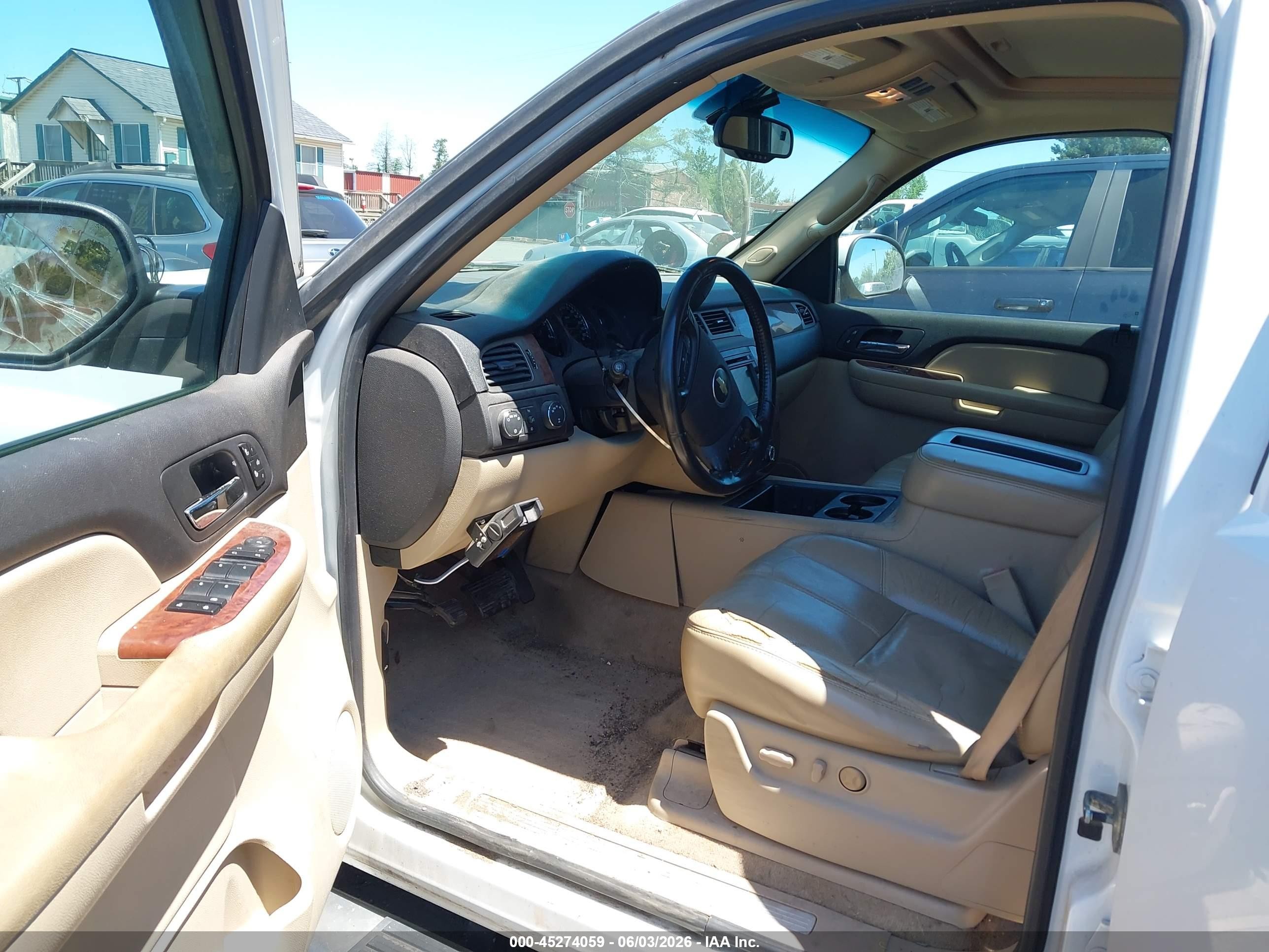 2007 Chevrolet Suburban 2500 Lt White vin: 3GNGK26K17G262149