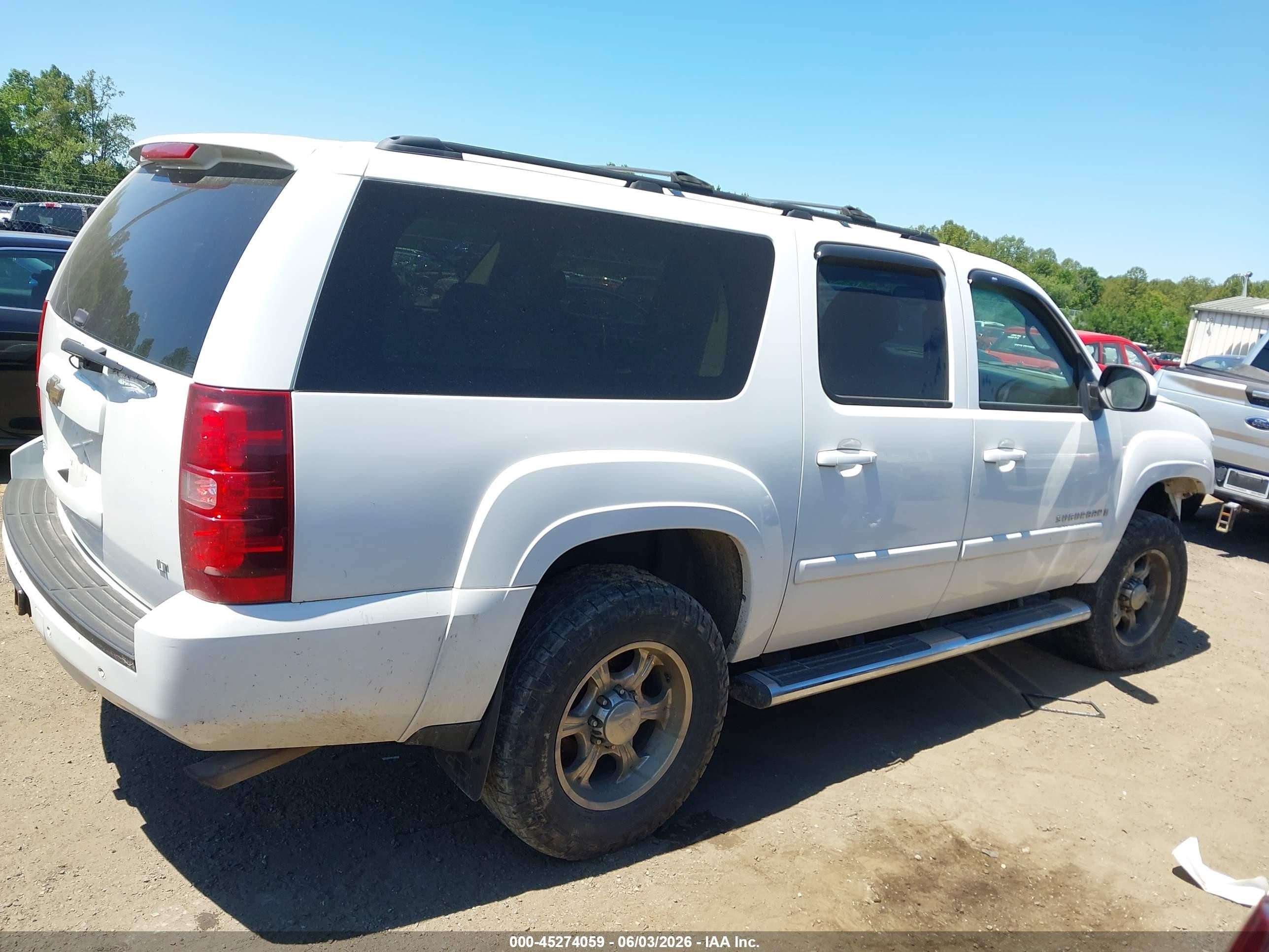 2007 Chevrolet Suburban 2500 Lt White vin: 3GNGK26K17G262149