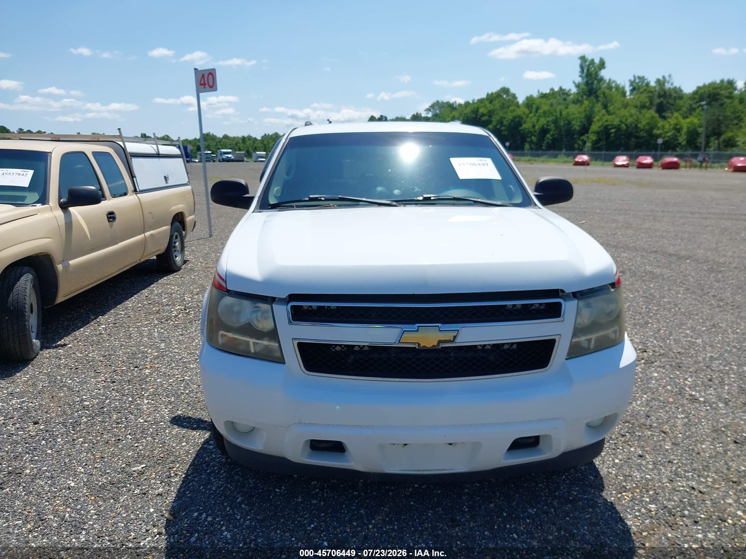 2007 Chevrolet Suburban 2500 Ls White vin: 3GNGK26K97G258866