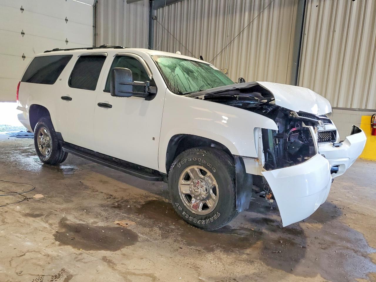 2007 Chevrolet Suburban K2500 White vin: 3GNGK26KX7G240750