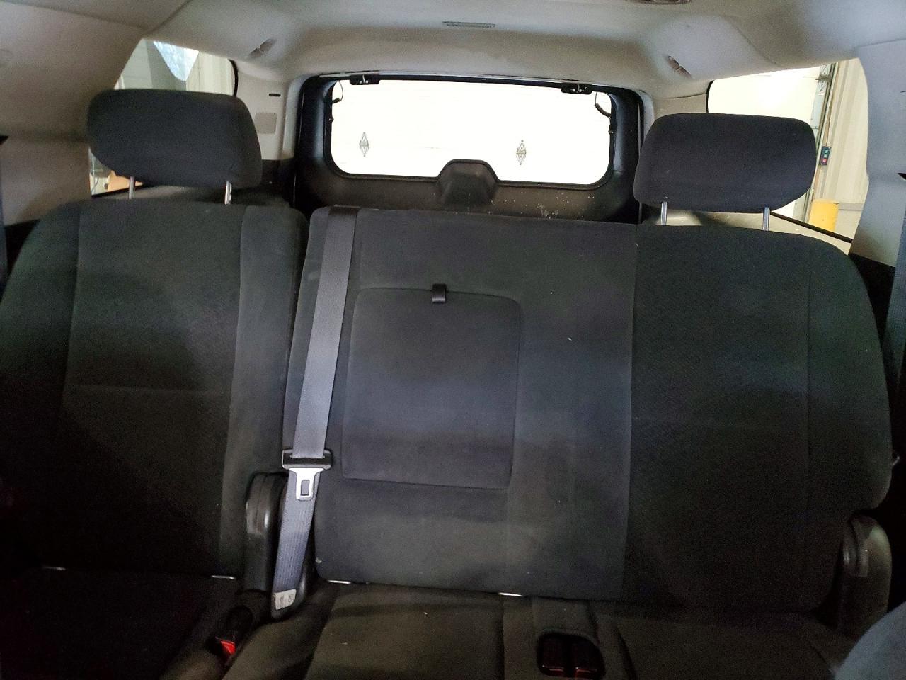 2007 Chevrolet Suburban K2500 White vin: 3GNGK26KX7G240750