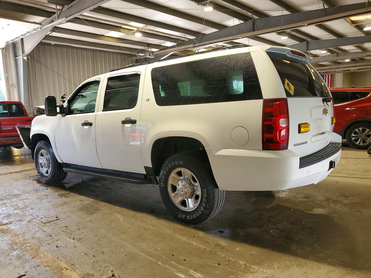 2007 Chevrolet Suburban K2500 White vin: 3GNGK26KX7G240750