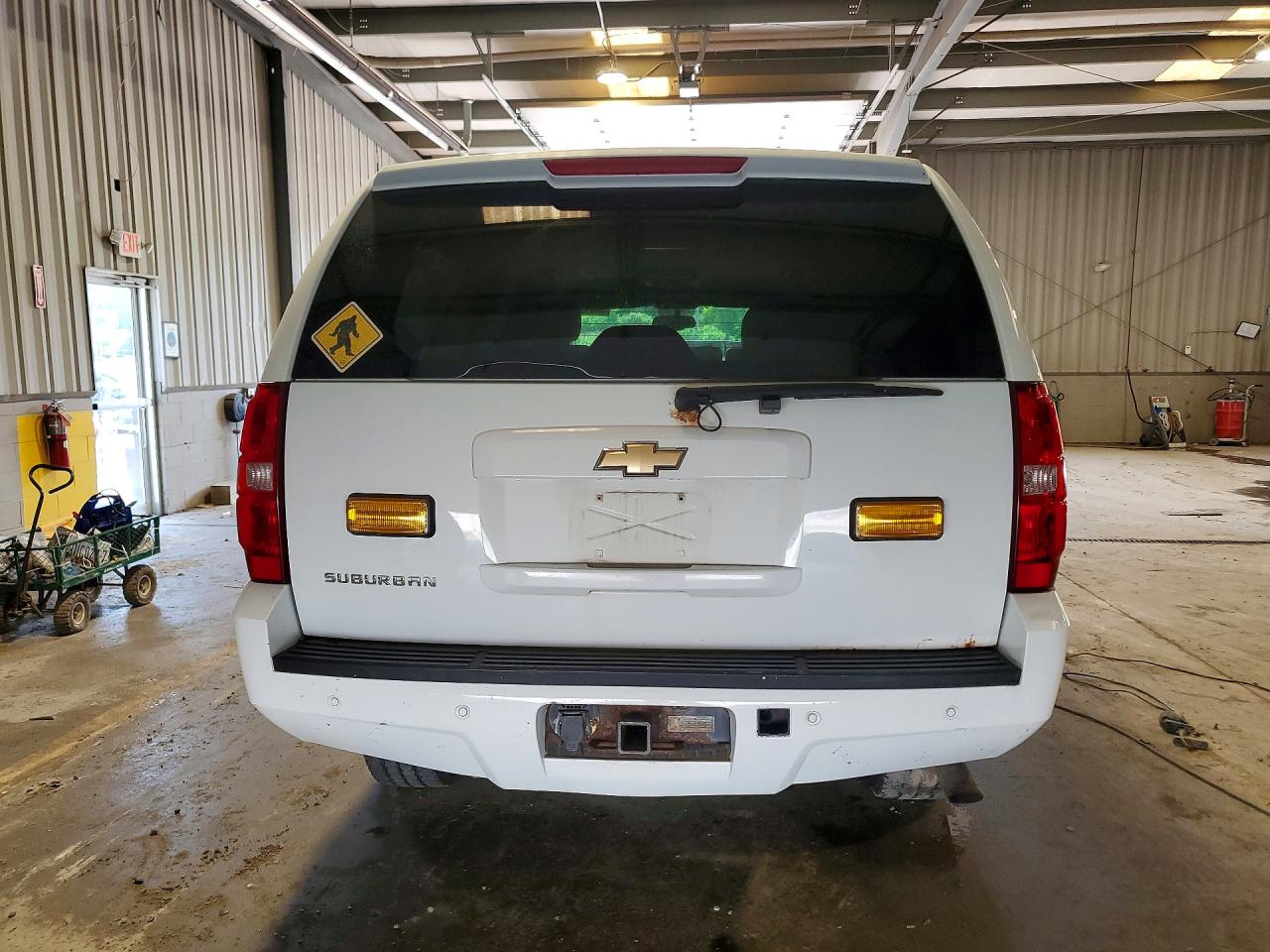 2007 Chevrolet Suburban K2500 White vin: 3GNGK26KX7G240750