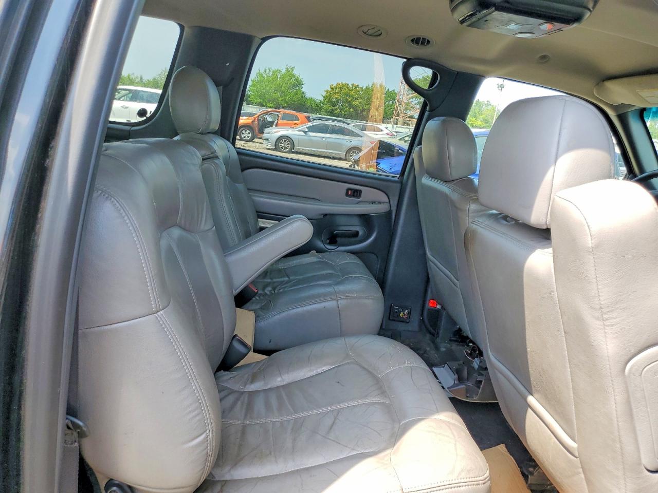 2001 Chevrolet Suburban K2500 Black vin: 3GNGK26U31G162661