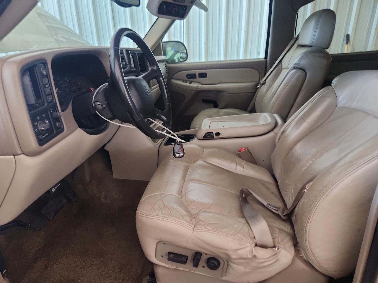 2002 Chevrolet Suburban K2500 Tan vin: 3GNGK26U92G242273