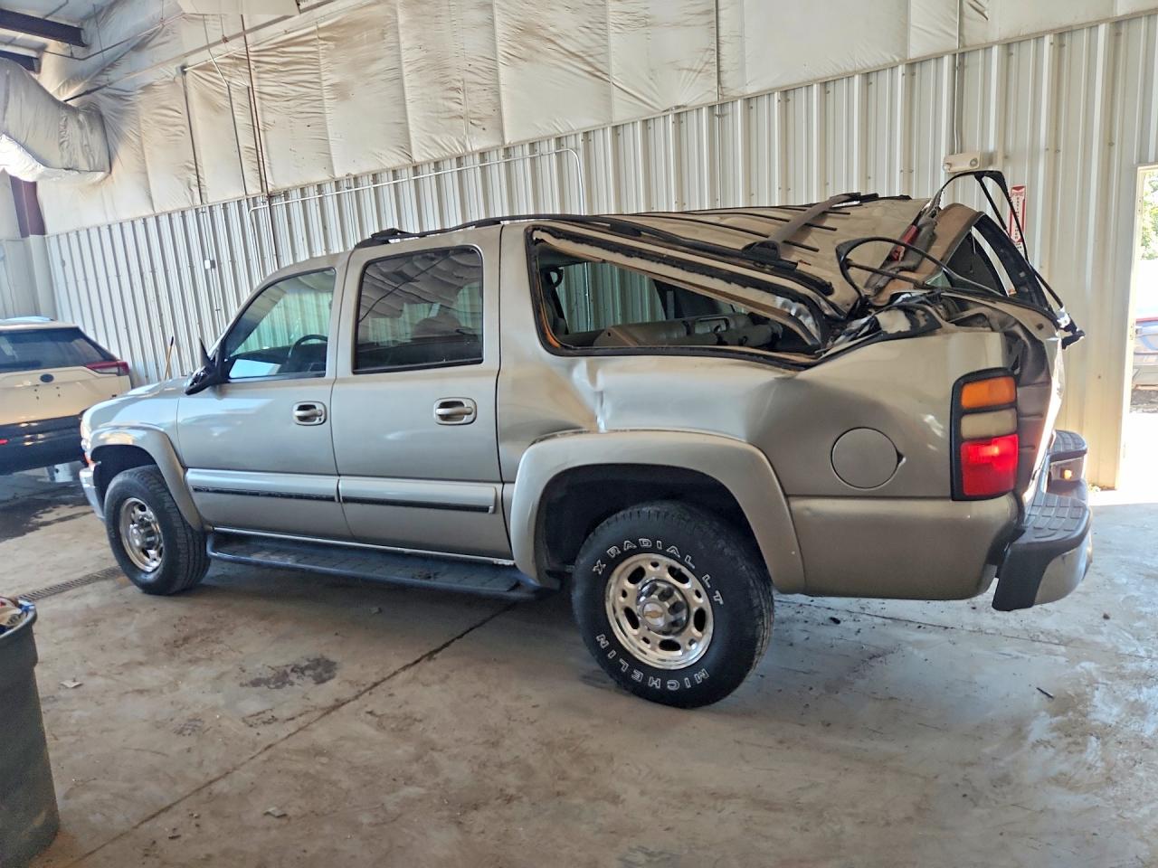 2002 Chevrolet Suburban K2500 Tan vin: 3GNGK26U92G242273