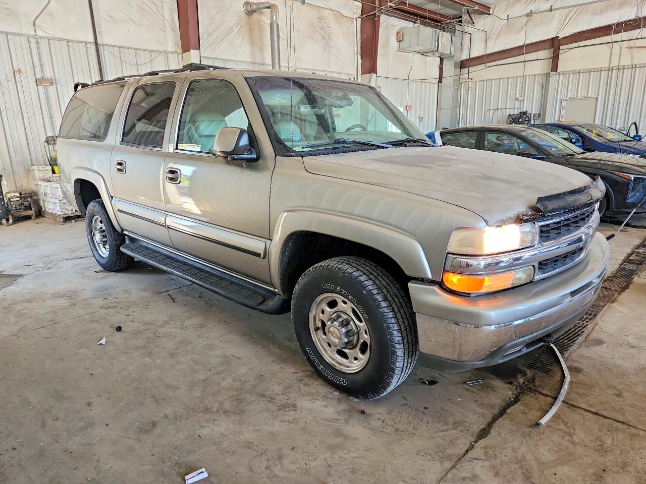 2002 Chevrolet Suburban K2500 Tan vin: 3GNGK26U92G242273