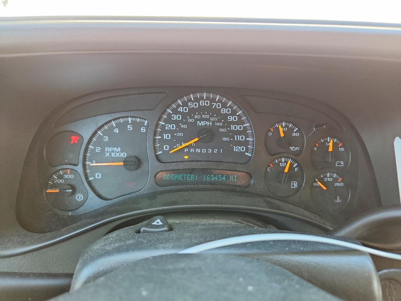2006 Chevrolet Suburban K2500 Белый vin: 3GNGK26U96G223504