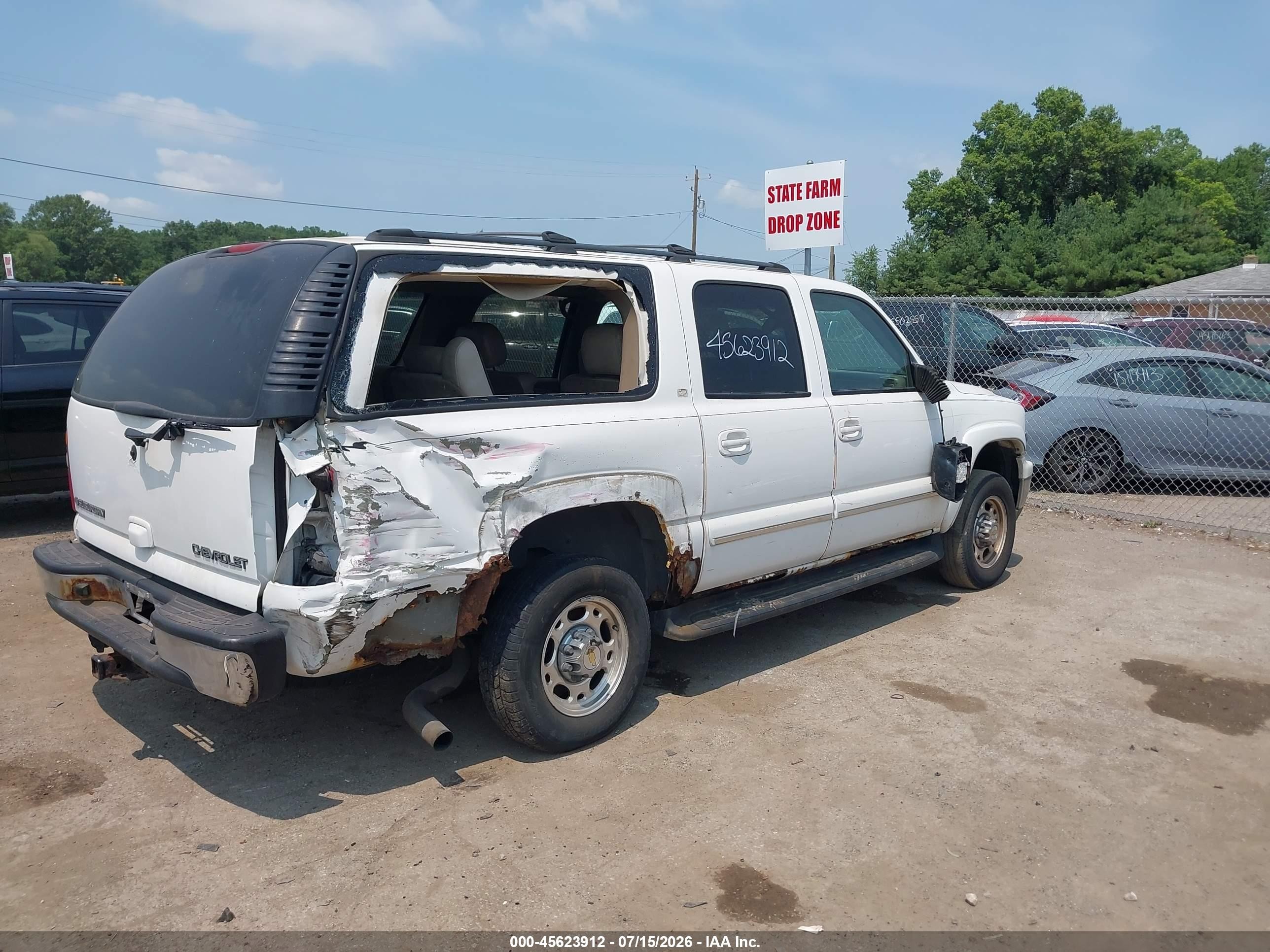 2003 Chevrolet Suburban 2500 Lt White vin: 3GNGK26UX3G314275