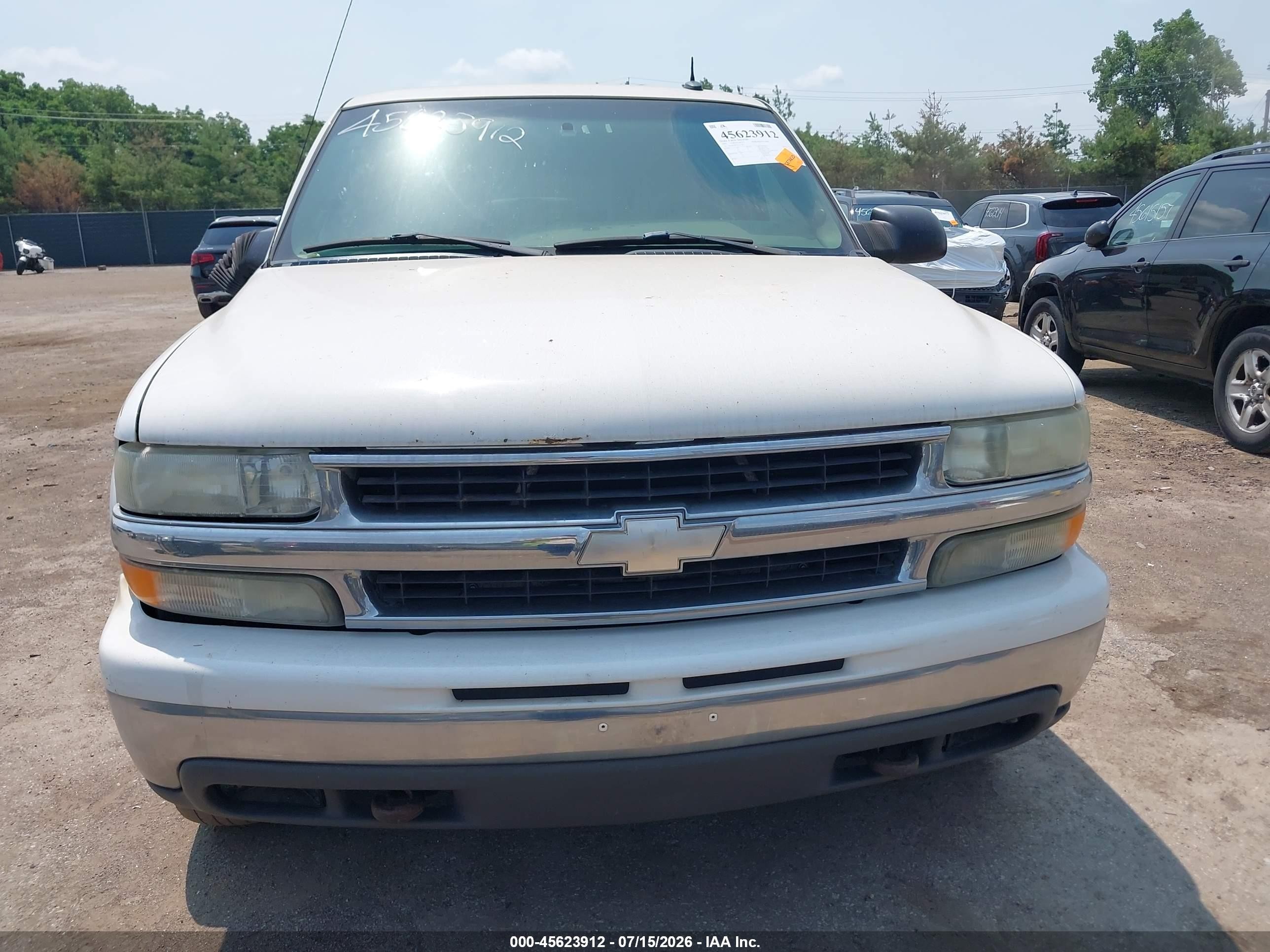 2003 Chevrolet Suburban 2500 Lt White vin: 3GNGK26UX3G314275