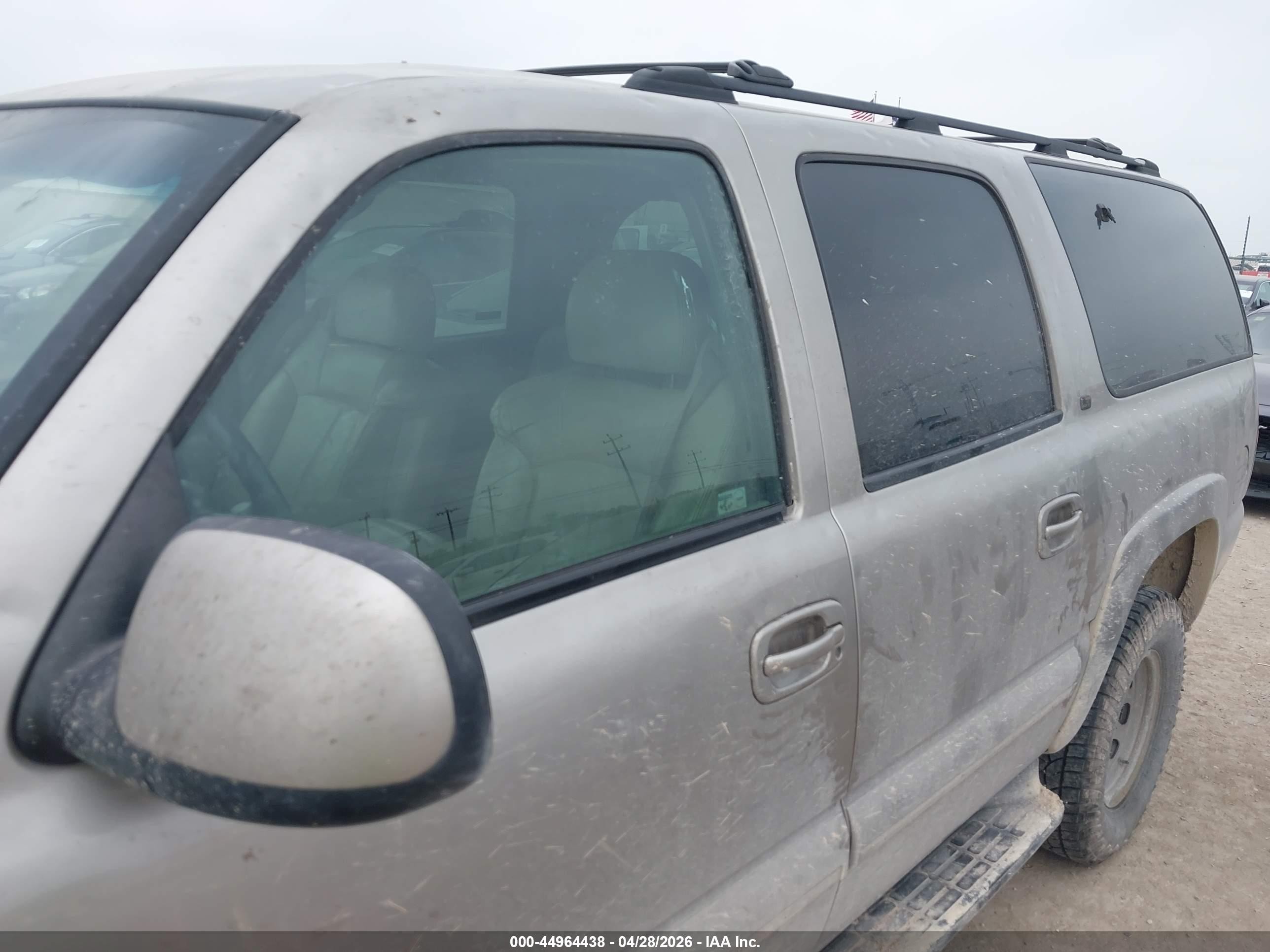 2000 Chevrolet Suburban 2500 Lt Silver vin: 3GNGK26UXYG174073