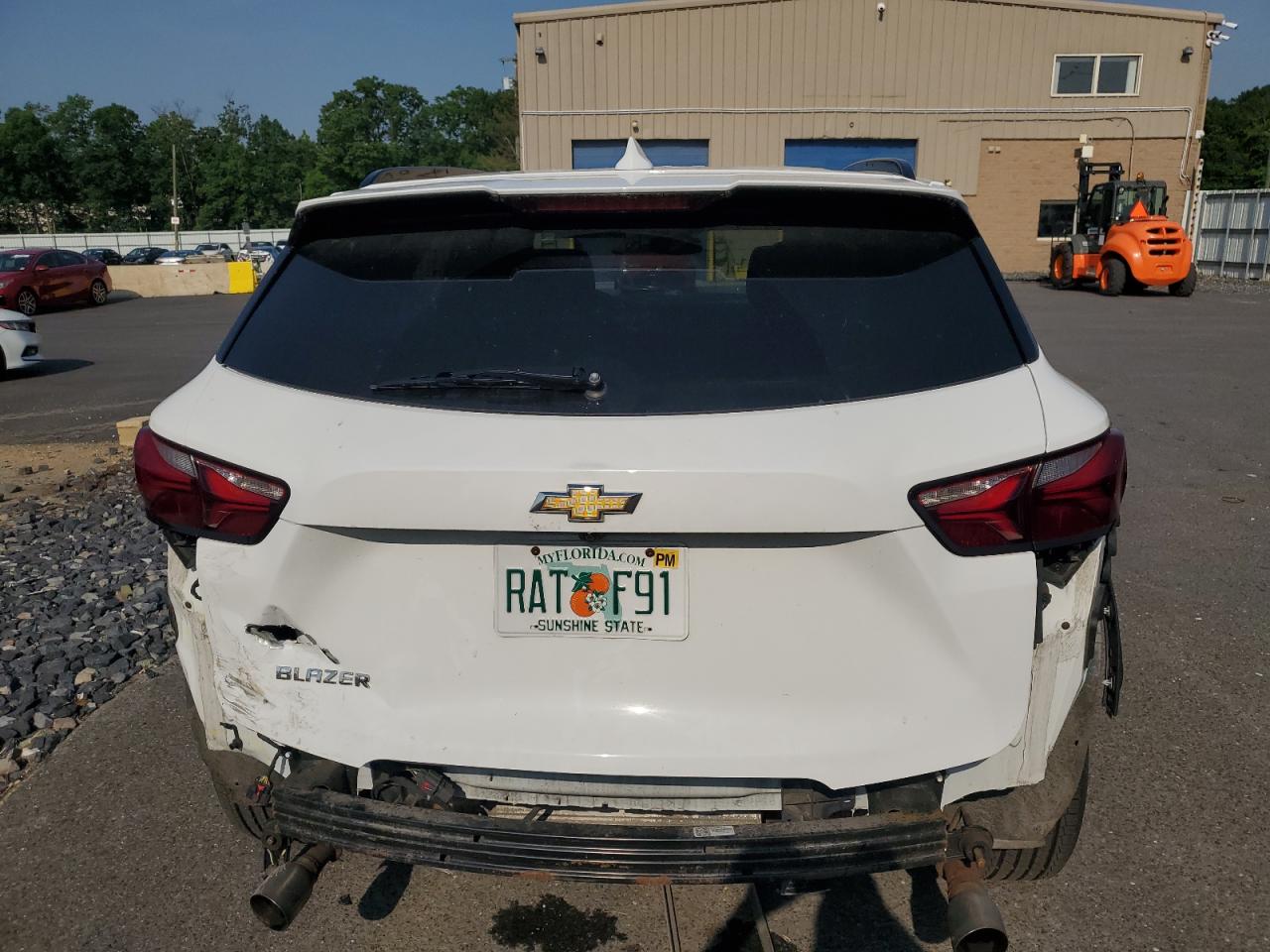 2020 Chevrolet Blazer 1lt   White vin: 3GNKBBRA3LS677977 Damage: Lift Gate, Torn, 3 to 4 inches