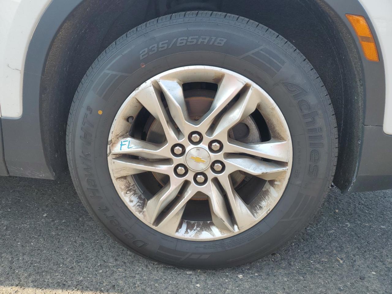 2020 Chevrolet Blazer 1lt   White vin: 3GNKBBRA3LS677977 Damage: Right Front Wheel, Curb Rash, 1 to 2 inches