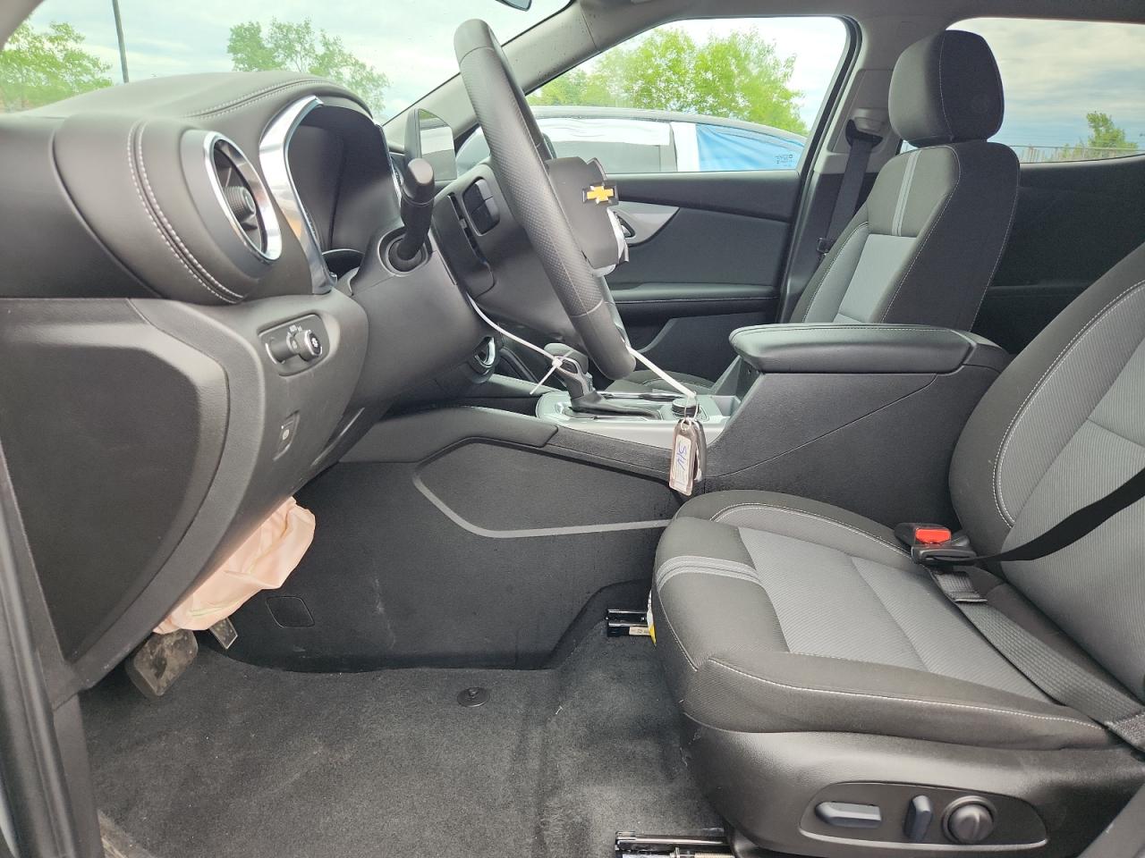 2025 Chevrolet Blazer 2lt Серый vin: 3GNKBCR40SS262677 Damage: Airbag - Front Left, Deployed, Replacement Required
