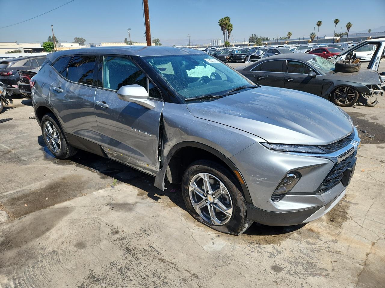 2026 Chevrolet Blazer 2lt Silver vin: 3GNKBCR45TS142651 Damage: Right Front Door, Dent(S) W/ Paint Dmg, 8 To 9 Inches