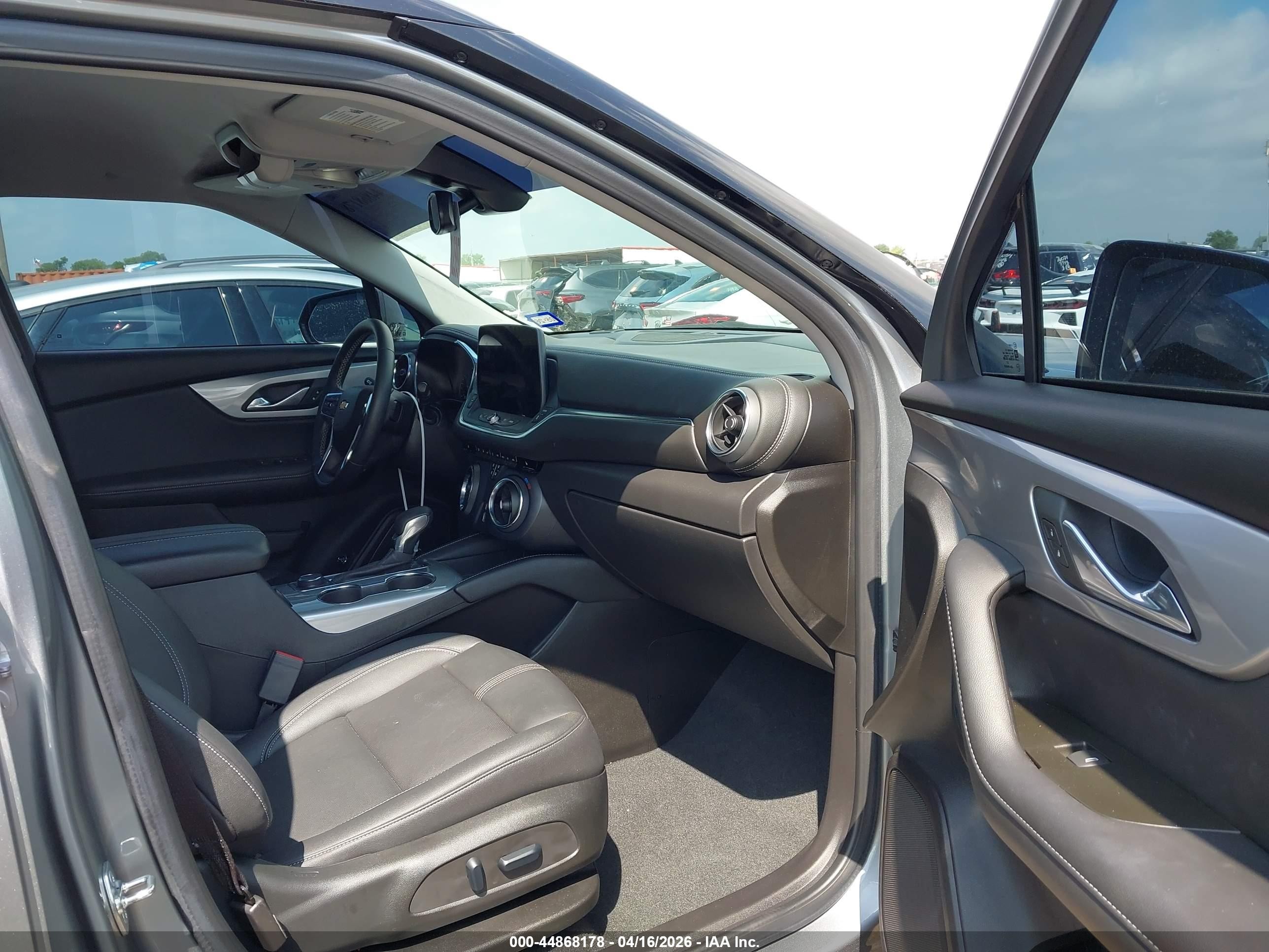 2024 Chevrolet Blazer Fwd 3lt Серый vin: 3GNKBDR46RS178900