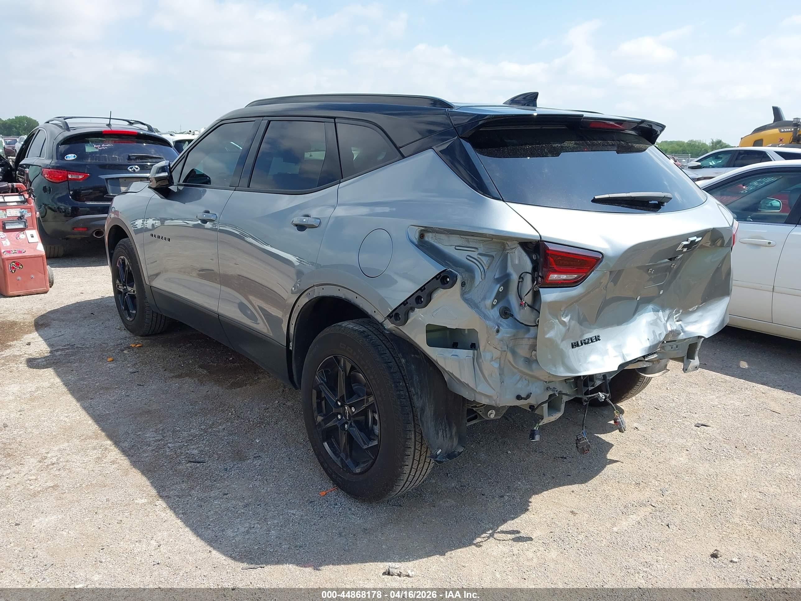 2024 Chevrolet Blazer Fwd 3lt Серый vin: 3GNKBDR46RS178900
