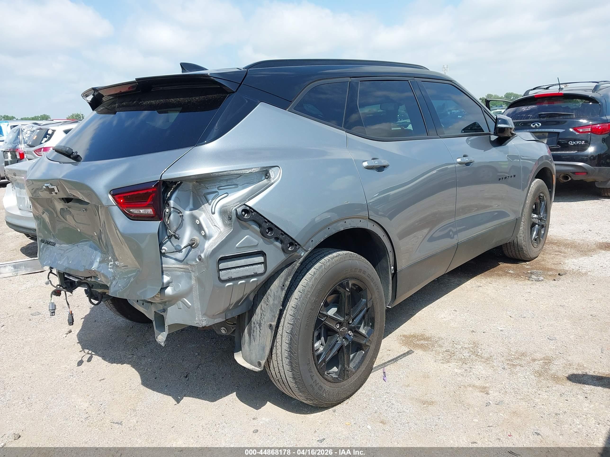 2024 Chevrolet Blazer Fwd 3lt Серый vin: 3GNKBDR46RS178900