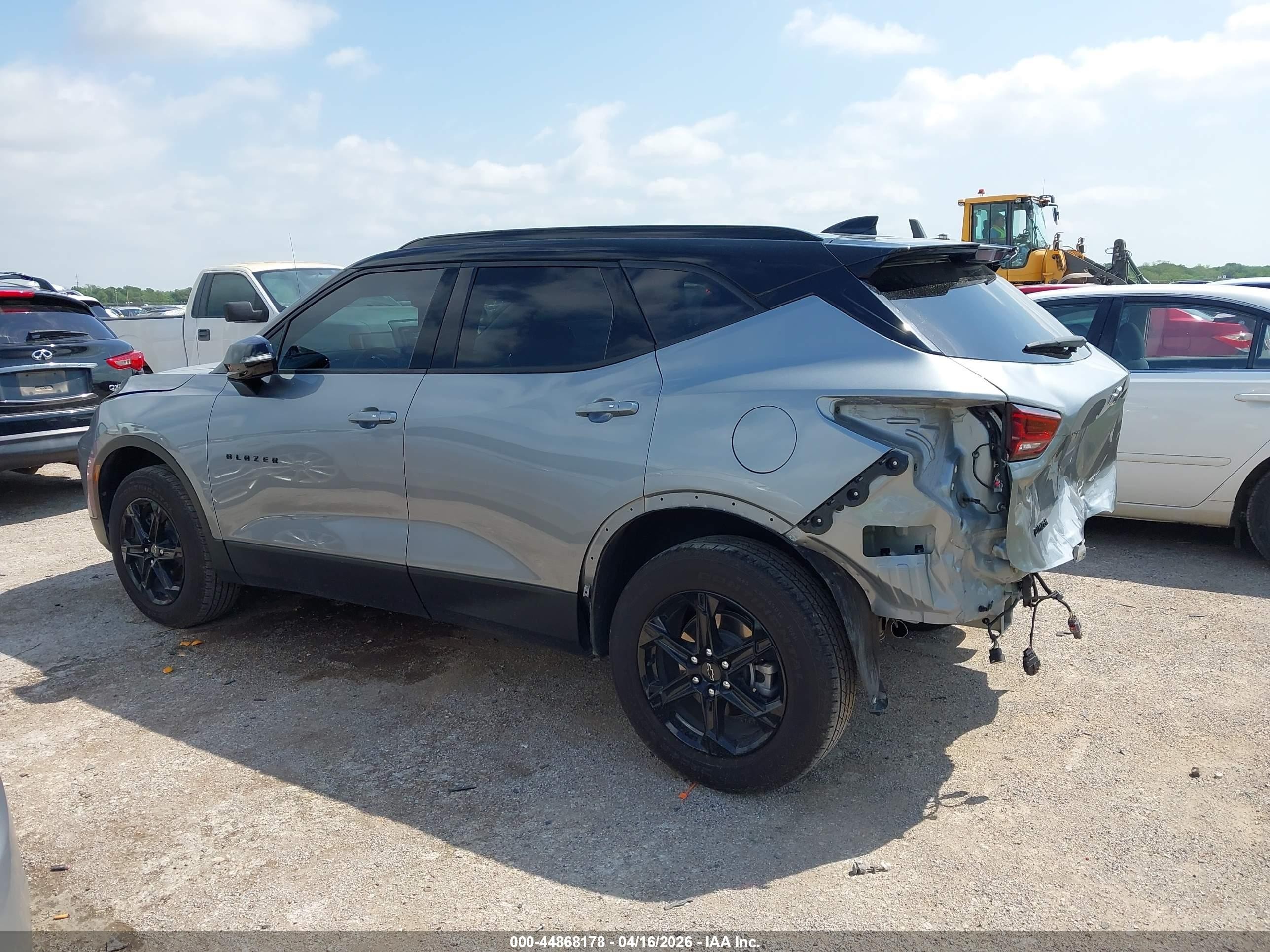 2024 Chevrolet Blazer Fwd 3lt Серый vin: 3GNKBDR46RS178900