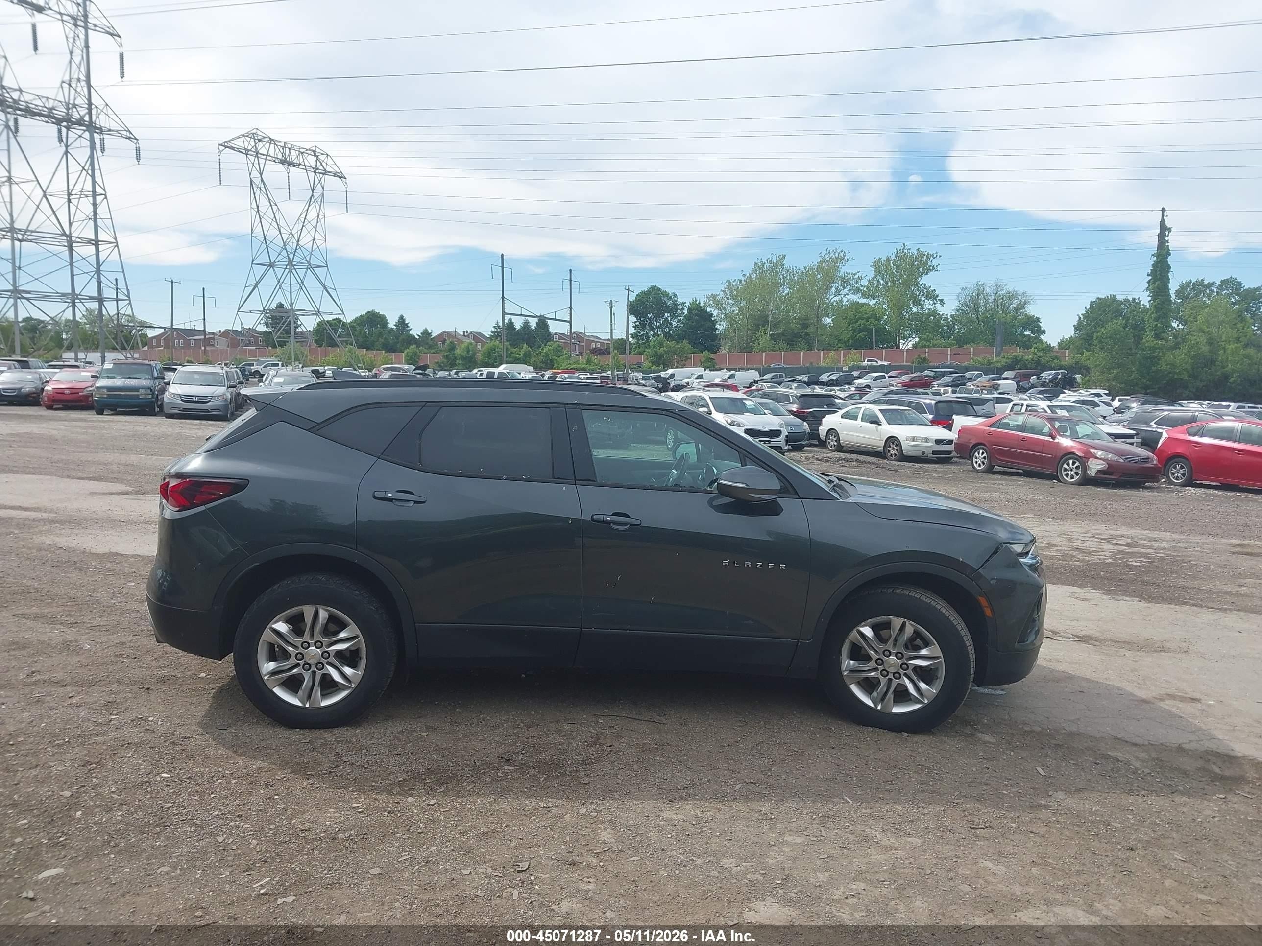 2019 Chevrolet Blazer   Gray vin: 3GNKBGRS6KS620189