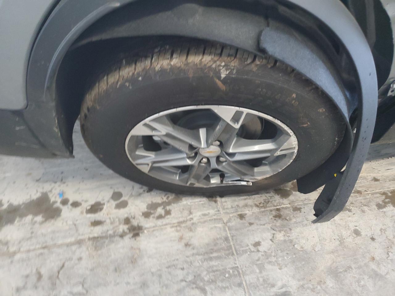 2026 Chevrolet Blazer 2lt Silver vin: 3GNKBHR45TS164534 Damage: Right Rear Wheel, Broken, Replacement Required