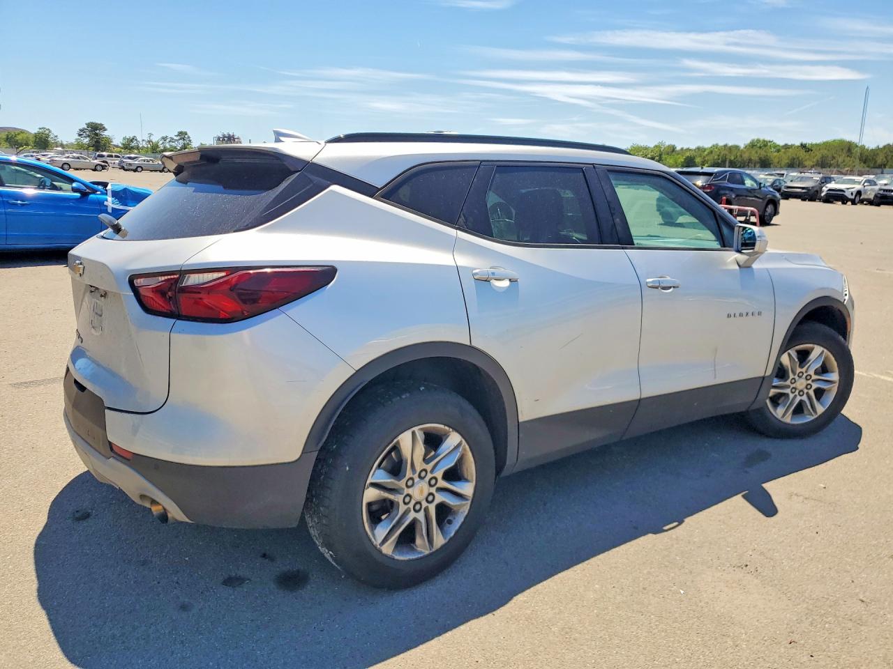 2020 Chevrolet Blazer 2lt Silver vin: 3GNKBHRS1LS604778