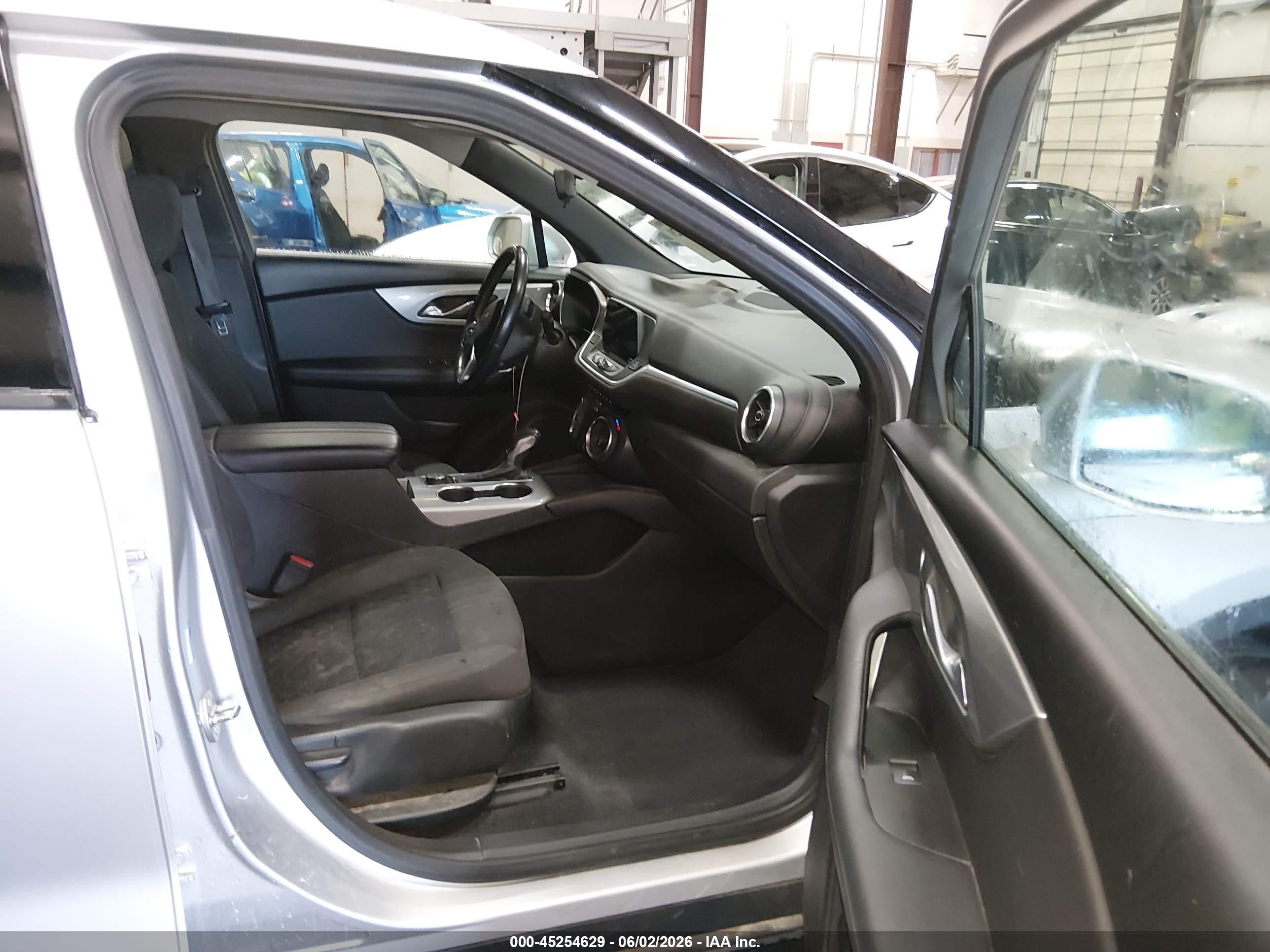 2020 Chevrolet Blazer Awd 2lt Silver vin: 3GNKBHRS4LS594649