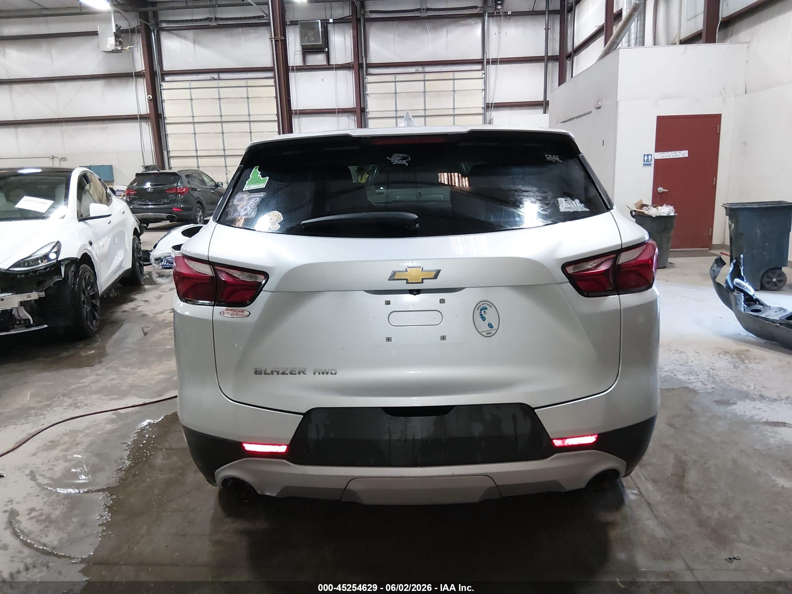 2020 Chevrolet Blazer Awd 2lt Silver vin: 3GNKBHRS4LS594649