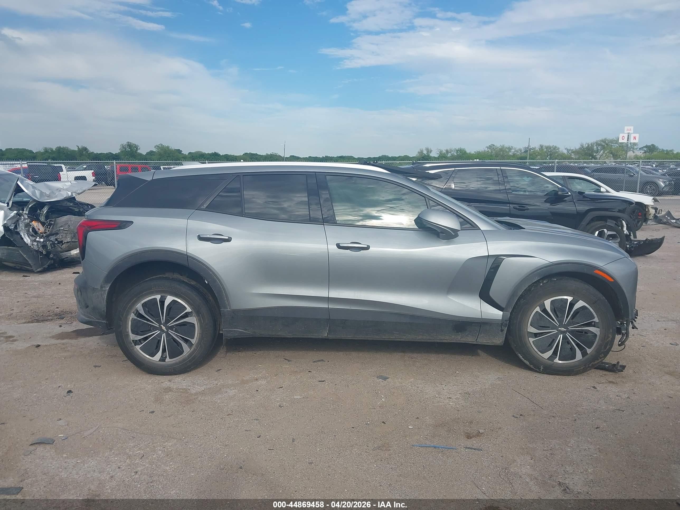 2024 Chevrolet Blazer Ev Eawd 2lt Gray vin: 3GNKDBRJ7RS220561
