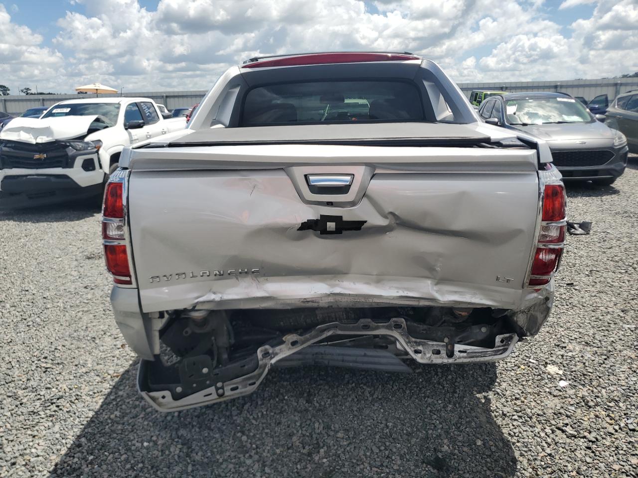 2013 Chevrolet Avalanche Ls Silver vin: 3GNMCEE00DG319387