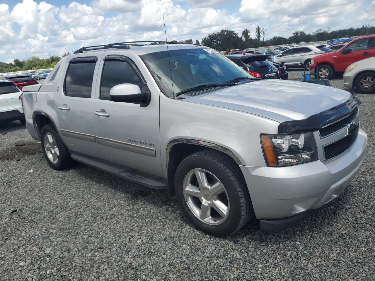 2013 Chevrolet Avalanche Ls Silver vin: 3GNMCEE00DG319387