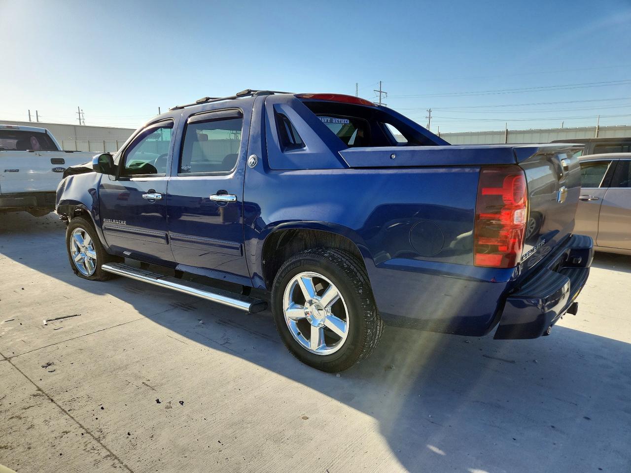 2013 Chevrolet Avalanche Ls Blue vin: 3GNMCEE02DG223339