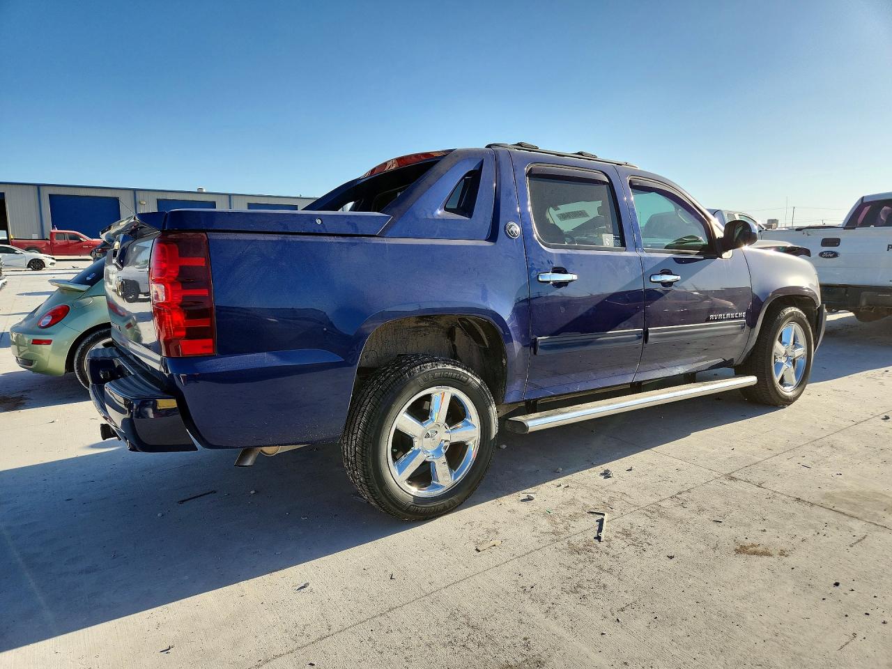 2013 Chevrolet Avalanche Ls Blue vin: 3GNMCEE02DG223339