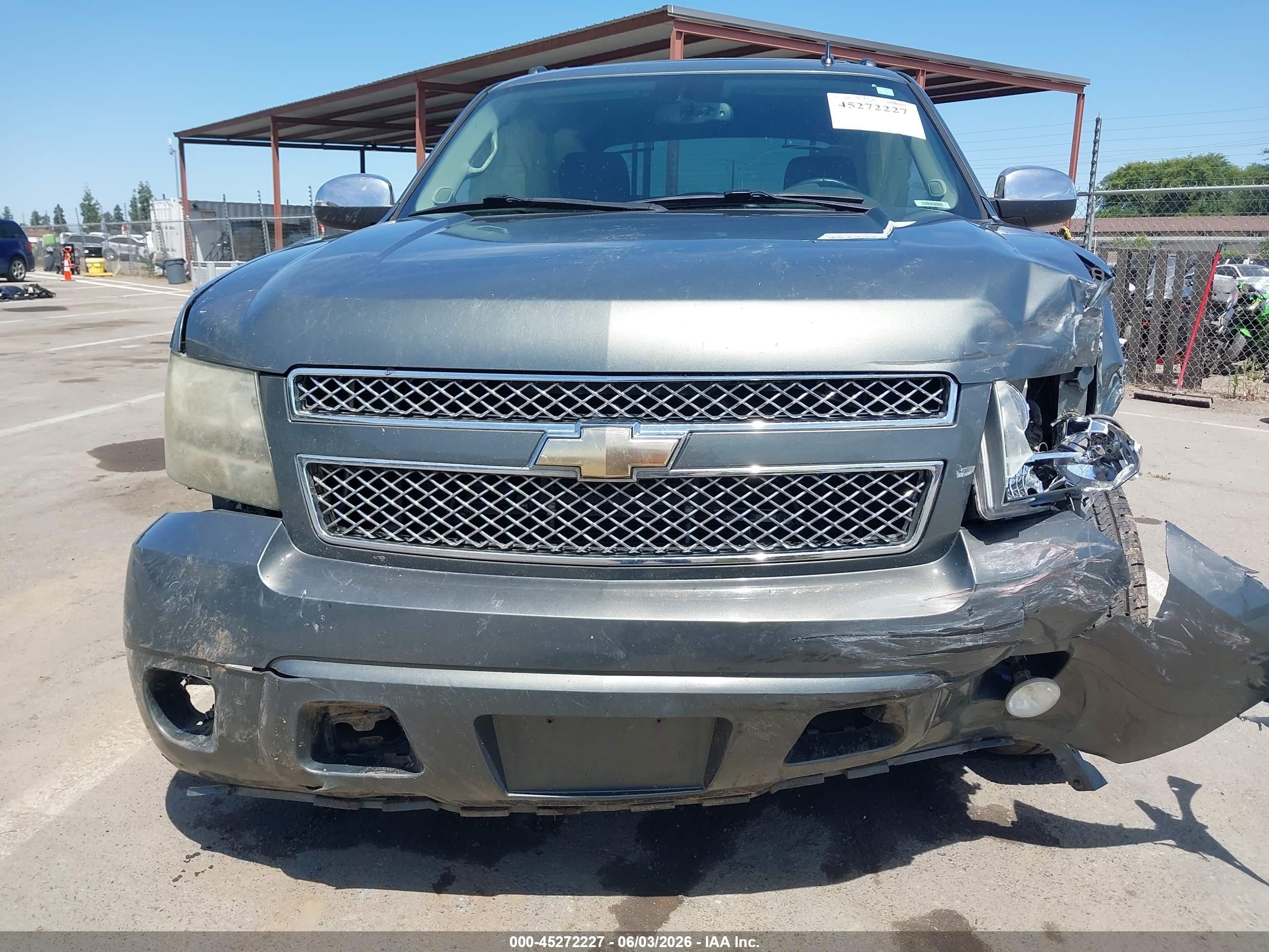 2011 Chevrolet Avalanche 1500 Ls Серый vin: 3GNMCEE03BG144565