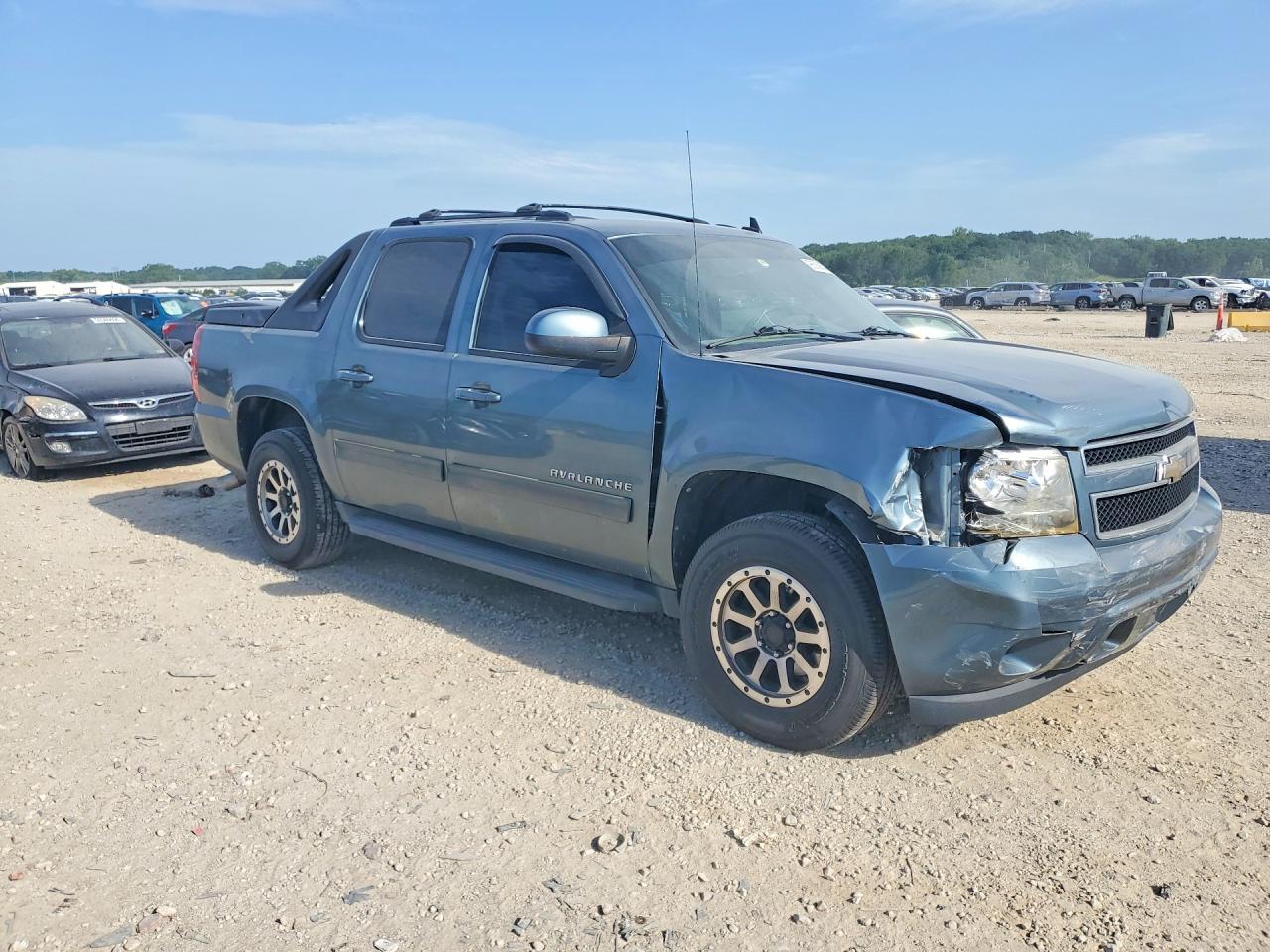 2011 Chevrolet Avalanche Ls Blue vin: 3GNMCEE07BG250226