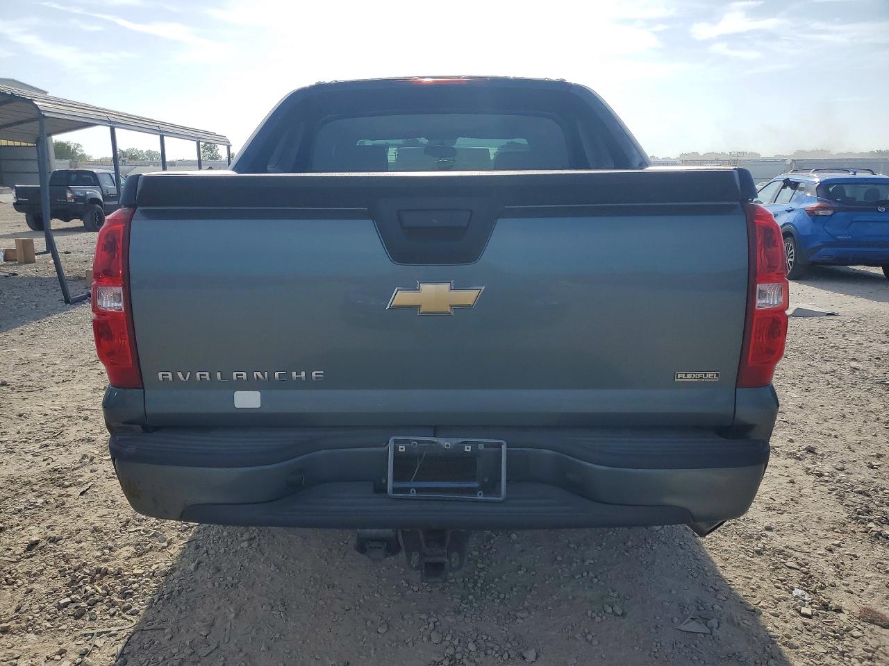 2011 Chevrolet Avalanche Ls Blue vin: 3GNMCEE07BG250226