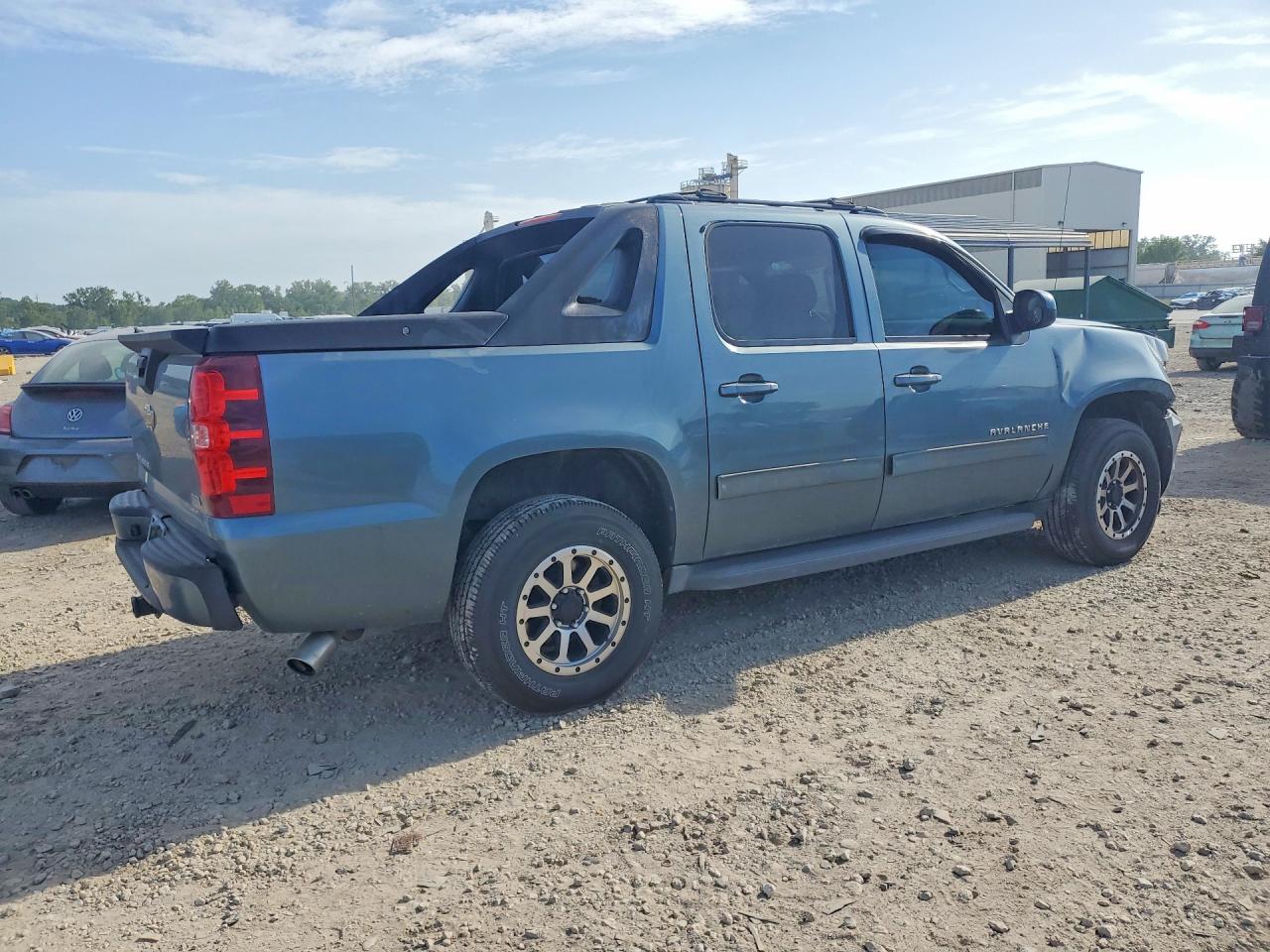 2011 Chevrolet Avalanche Ls Blue vin: 3GNMCEE07BG250226