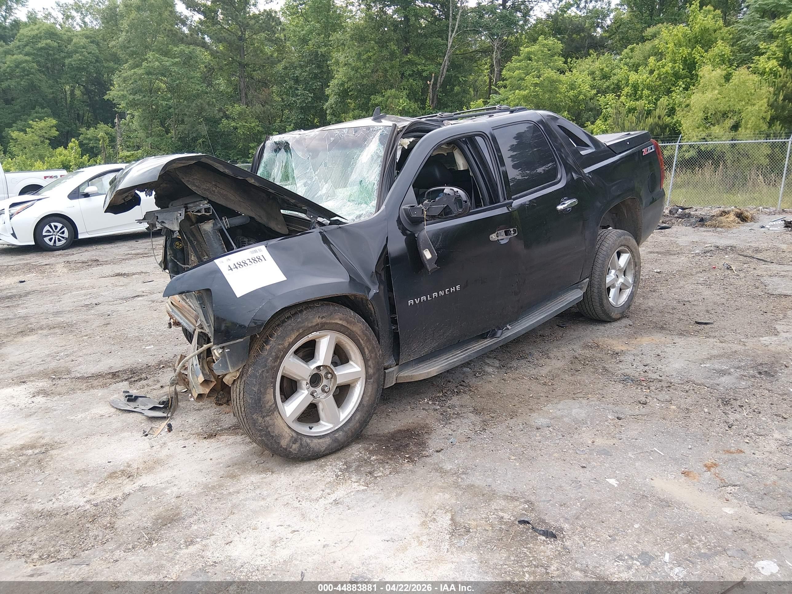 2011 Chevrolet Avalanche 1500 Ls Black vin: 3GNMCEE09BG354975