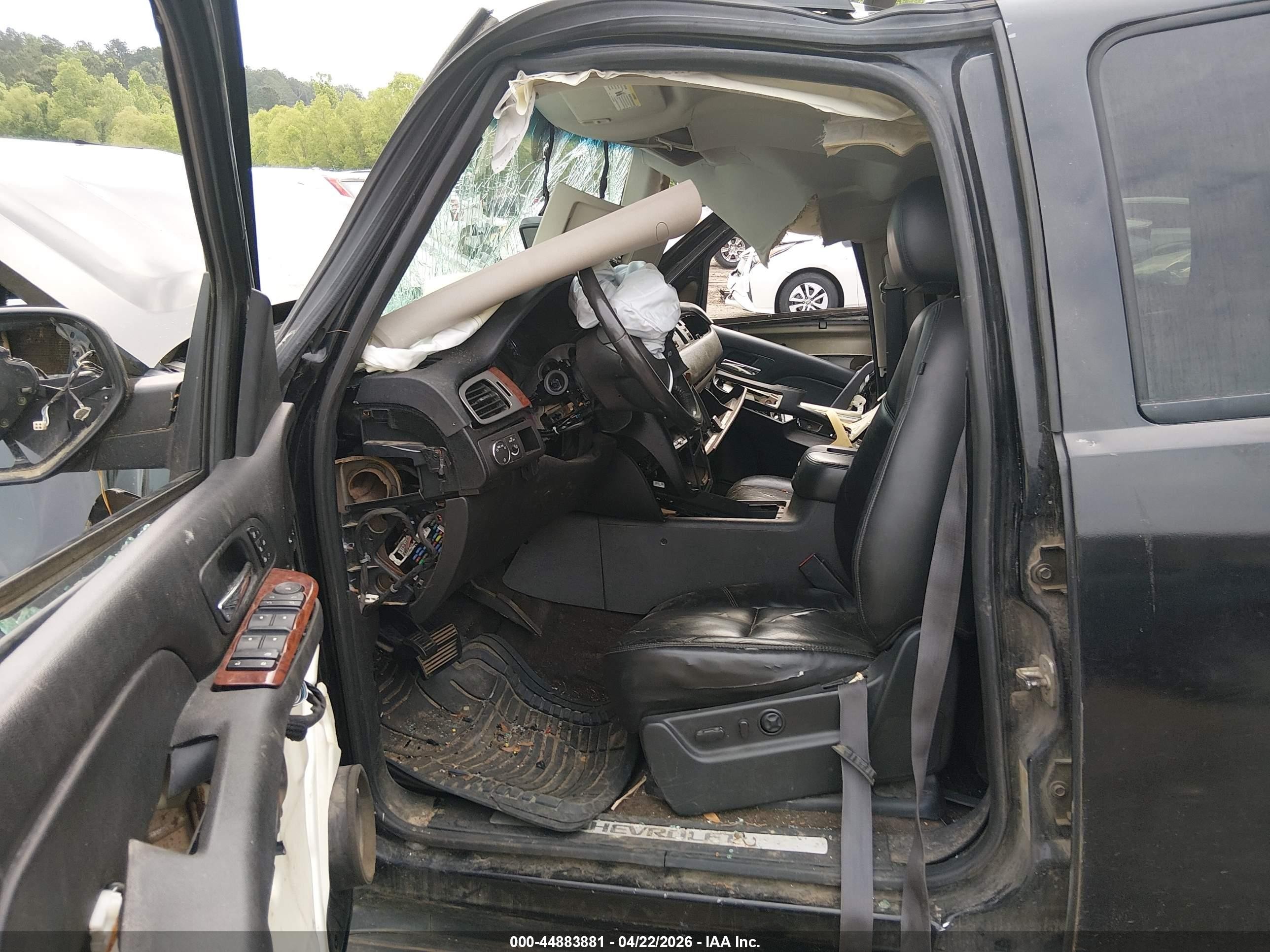 2011 Chevrolet Avalanche 1500 Ls Black vin: 3GNMCEE09BG354975
