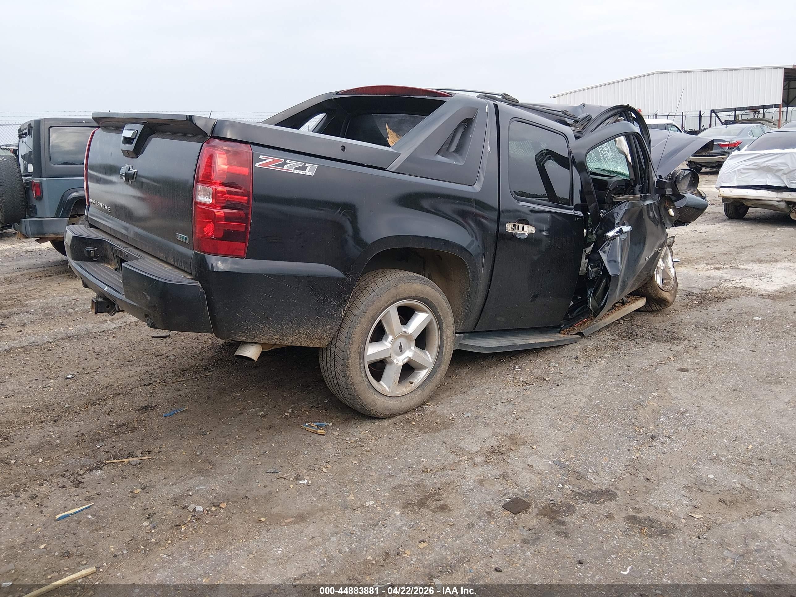 2011 Chevrolet Avalanche 1500 Ls Black vin: 3GNMCEE09BG354975