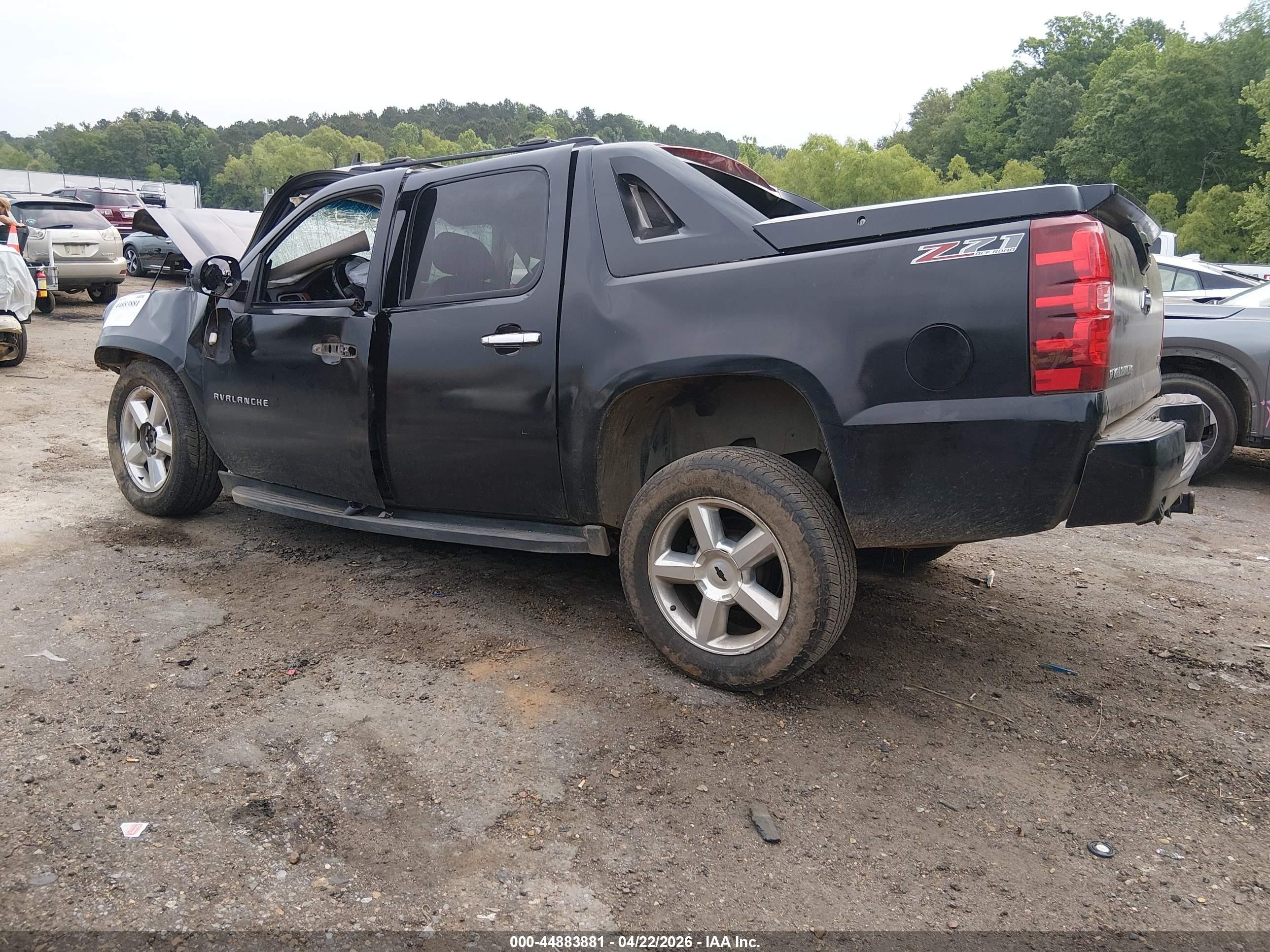 2011 Chevrolet Avalanche 1500 Ls Black vin: 3GNMCEE09BG354975