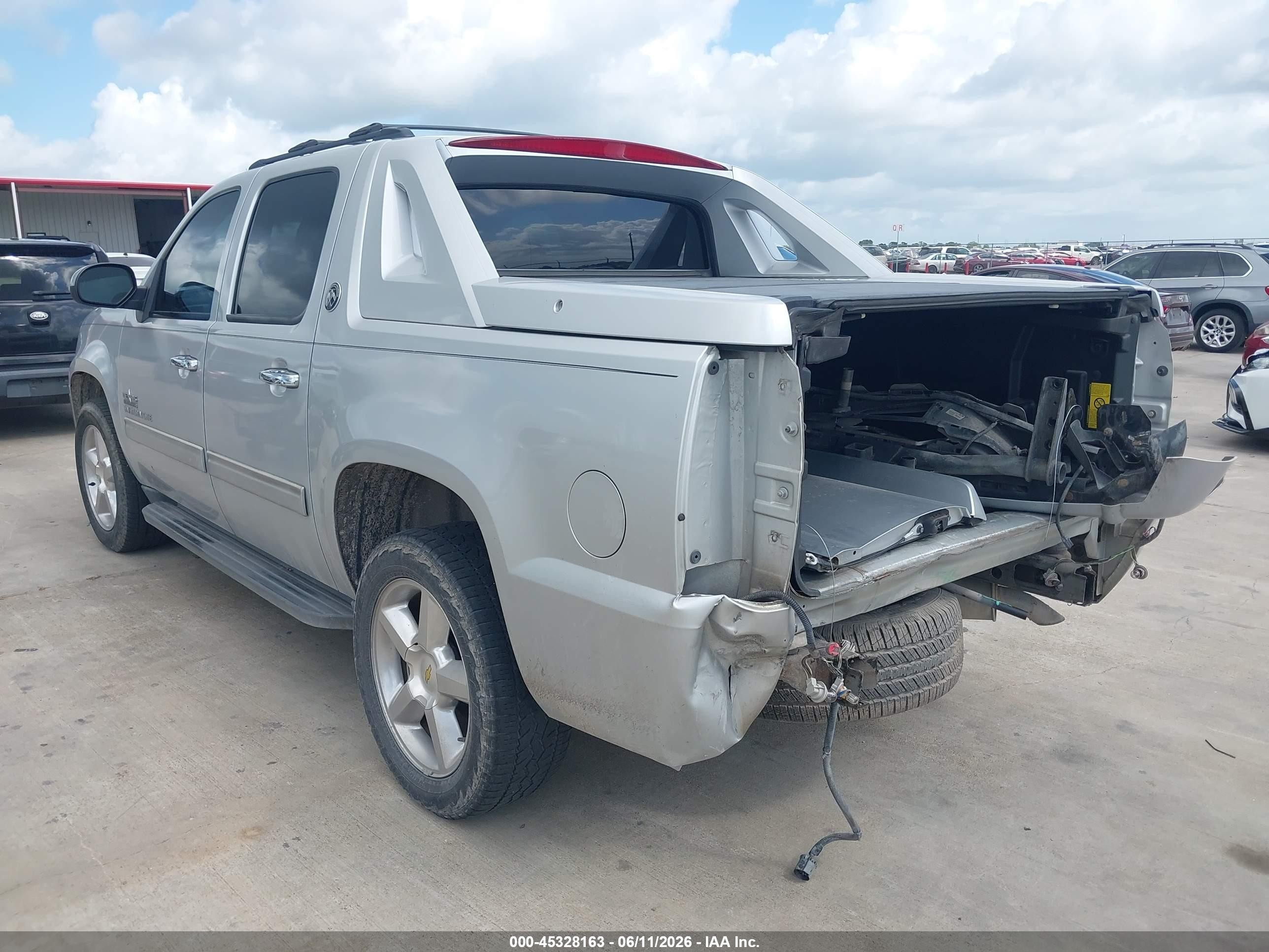 2013 Chevrolet Avalanche Ls Silver vin: 3GNMCEE0XDG347102