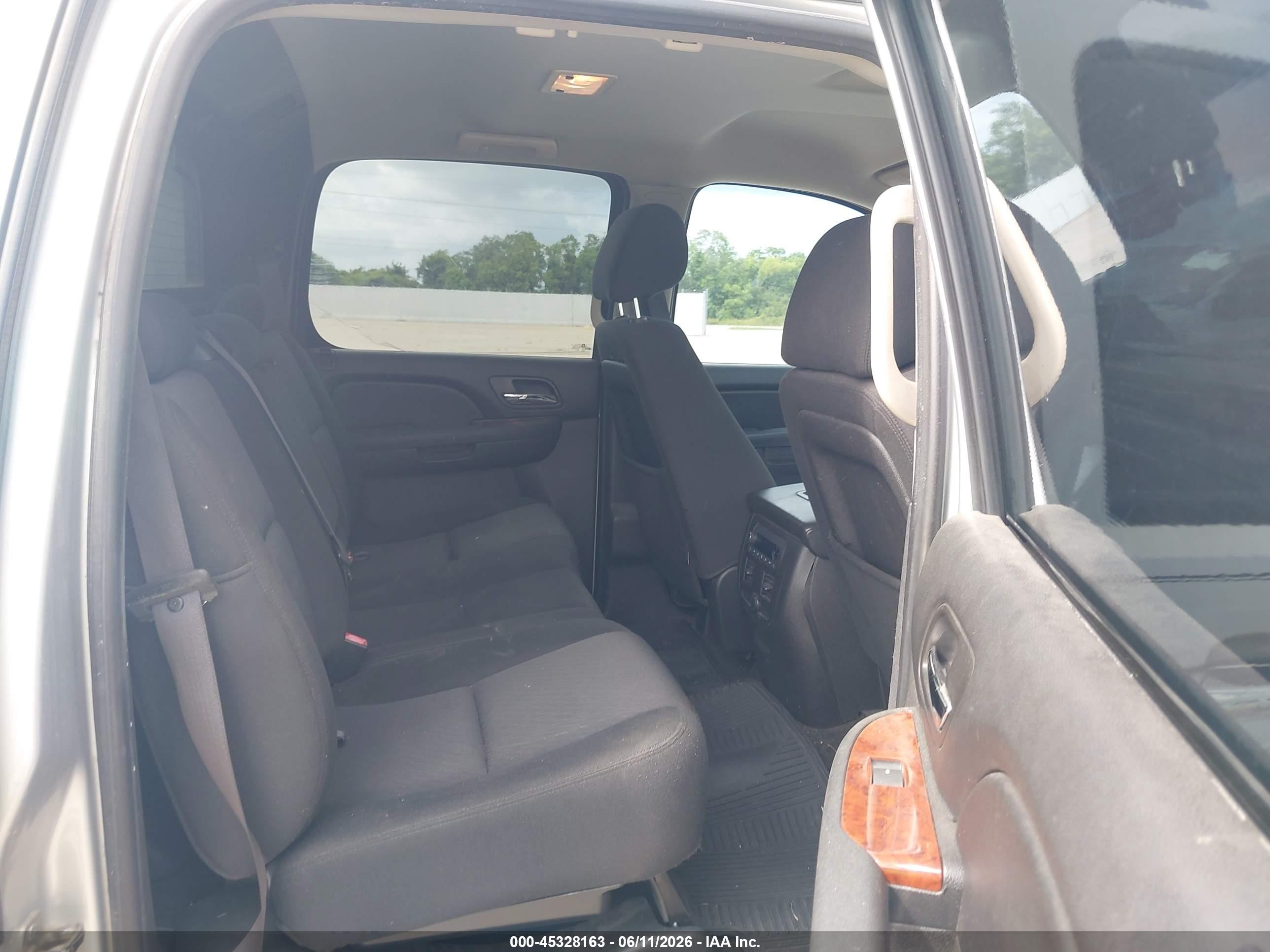 2013 Chevrolet Avalanche Ls Silver vin: 3GNMCEE0XDG347102