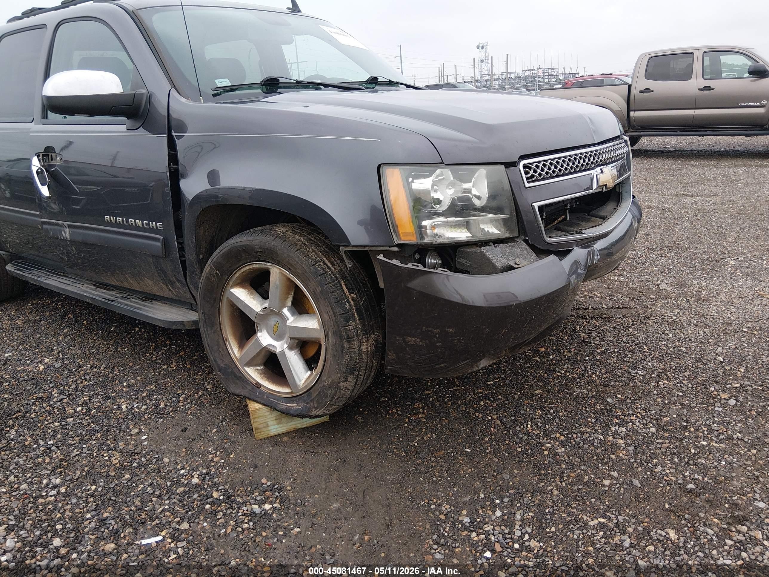 2011 Chevrolet Avalanche 1500 Lt1 Серый vin: 3GNMCFE00BG257220
